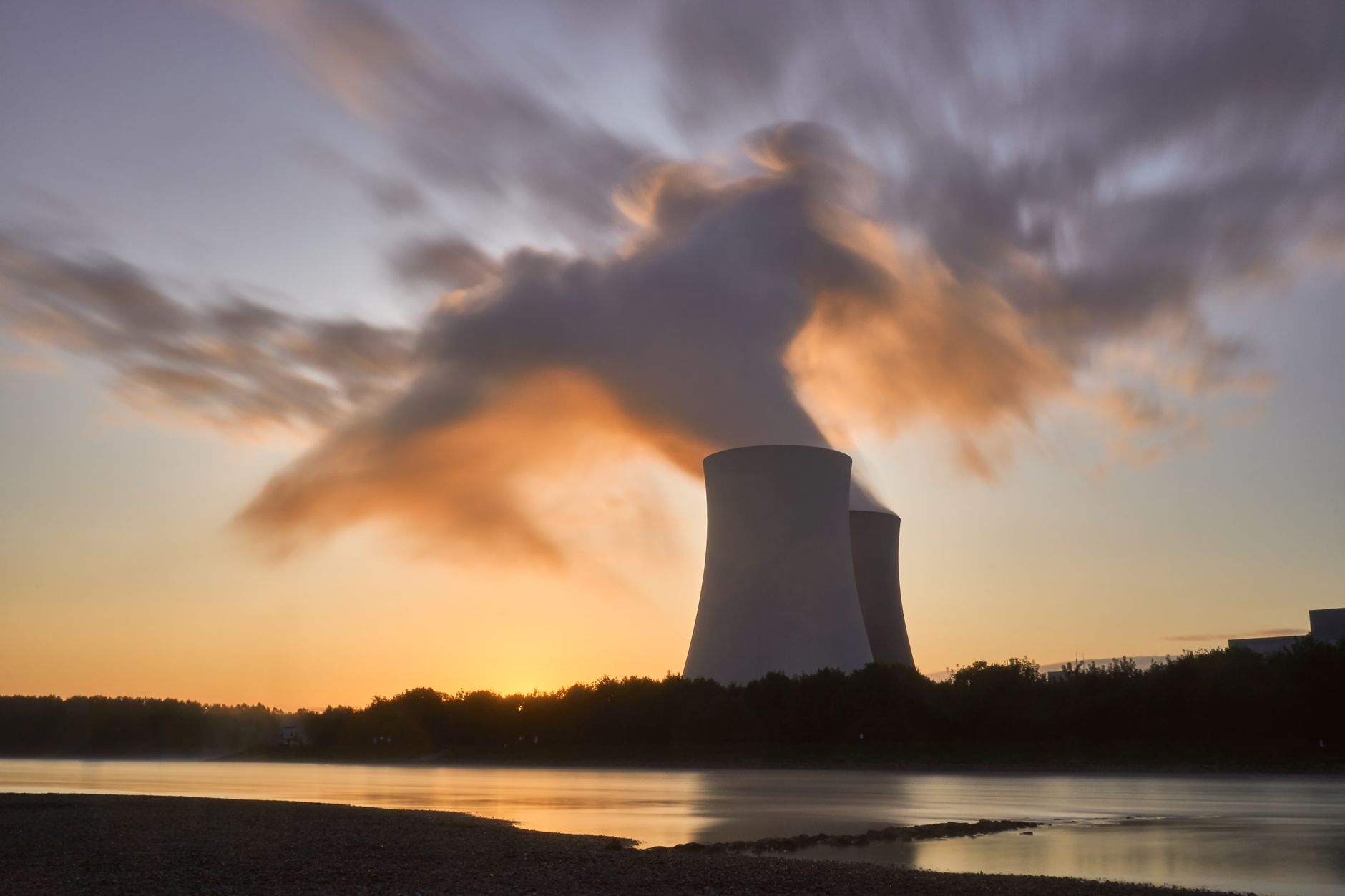 Forget Solar. the Nuclear Fund Fuels the AI Boom Now