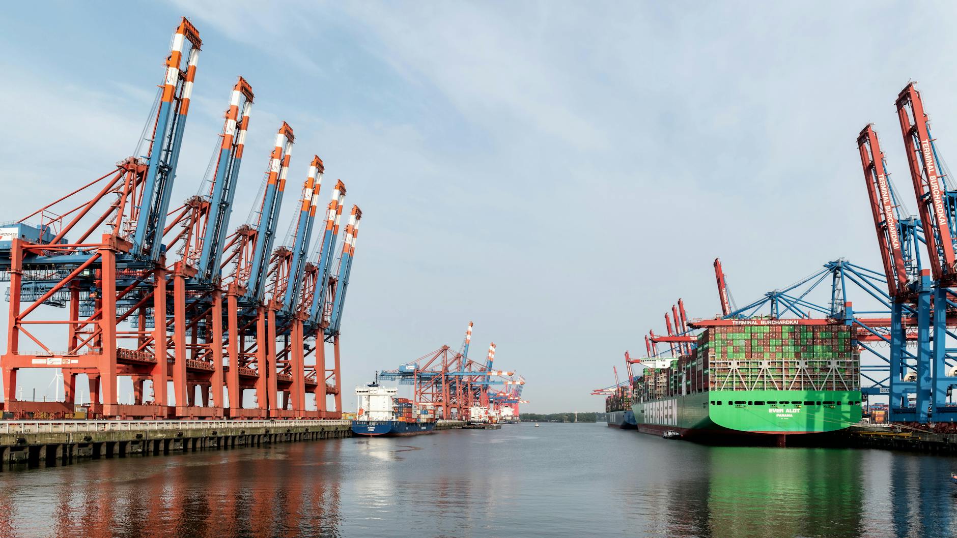 Global Economy Experiencing Largest Capex Wave Near $5T