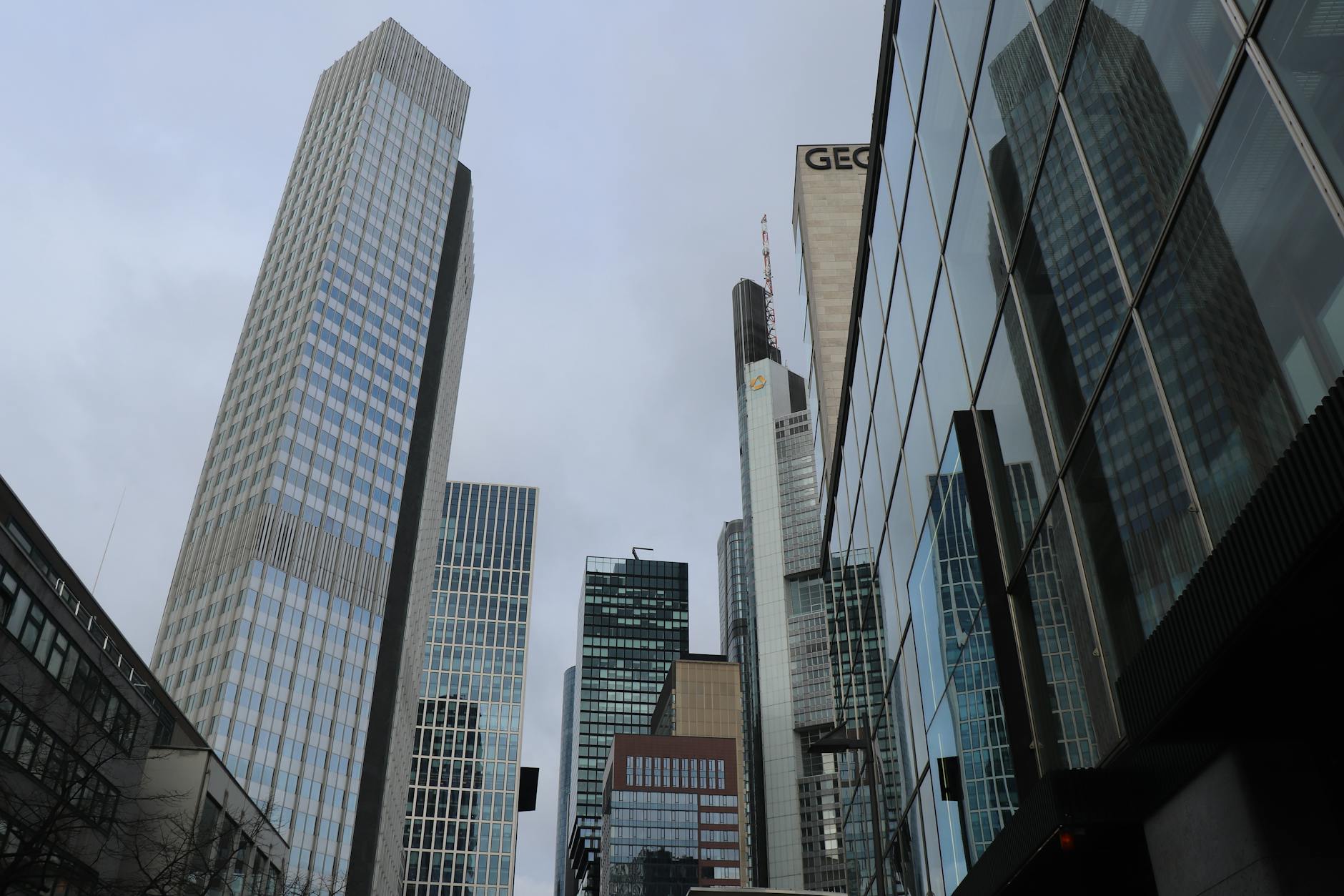 Goldman Sees Bottleneck That Could Stall AI Growth