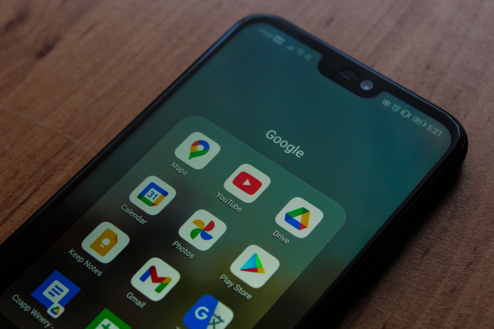 Google Apple: Which Biggest AI Stock Is Best Right Now