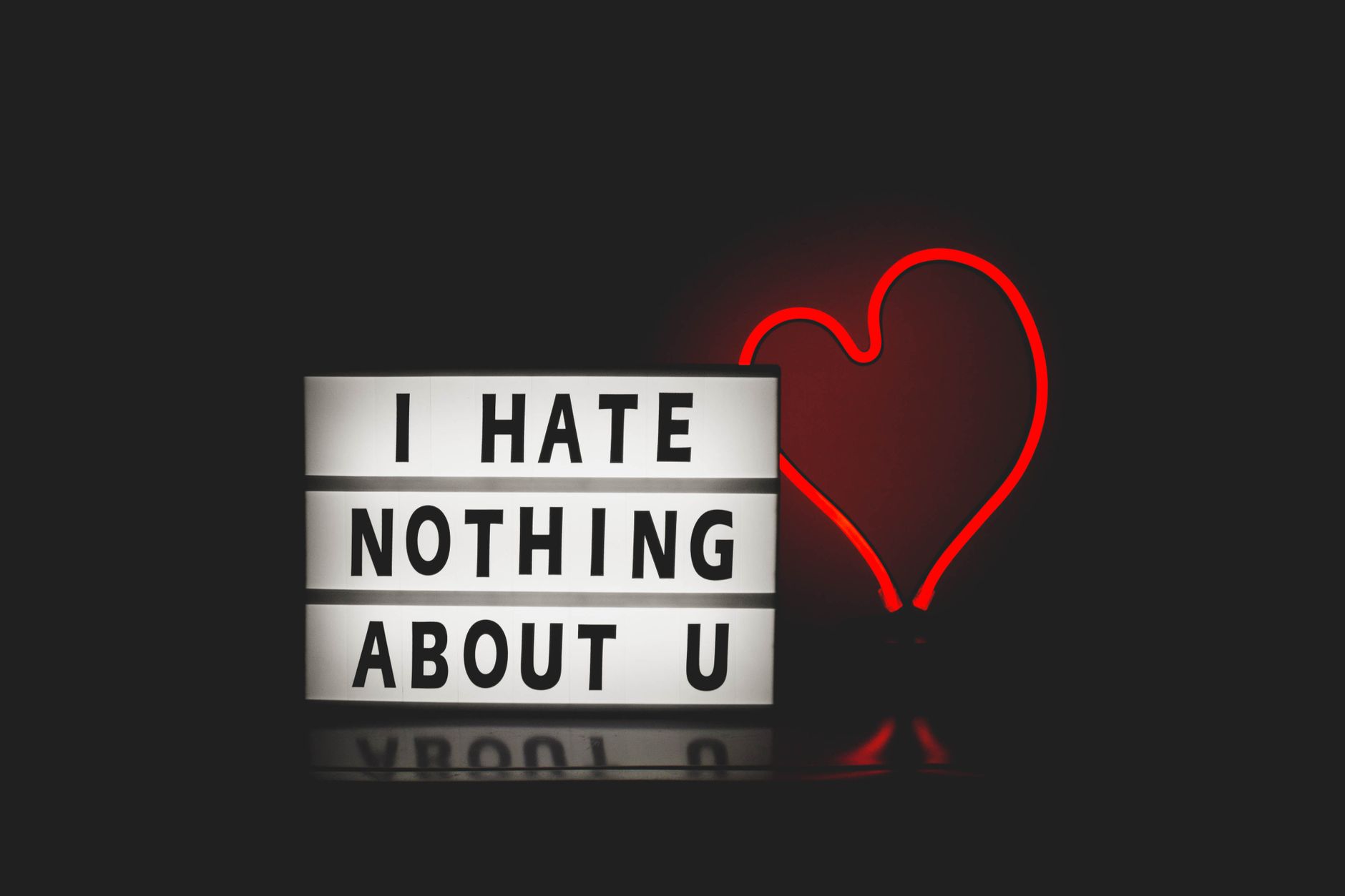 Hate Love) ‘Mag 7’ ETF Strategy Sparks Market Bets