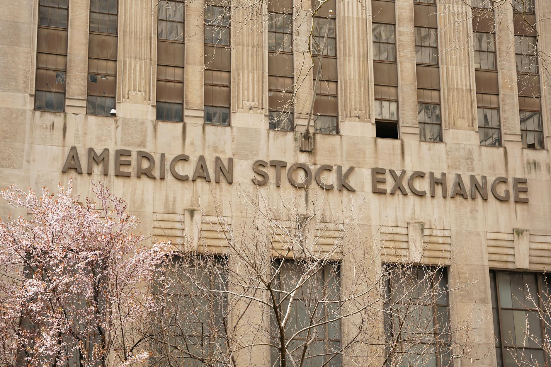 Here Wednesday’s Wall Street Analyst Calls Stir Markets