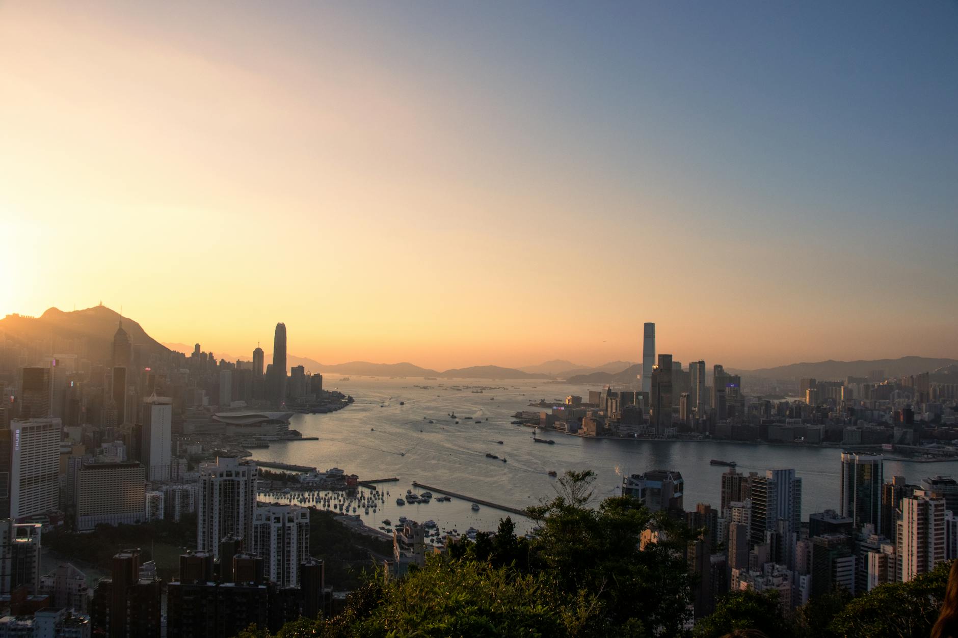 Hong Kong Link Digital Bond Platform with Regional Hubs