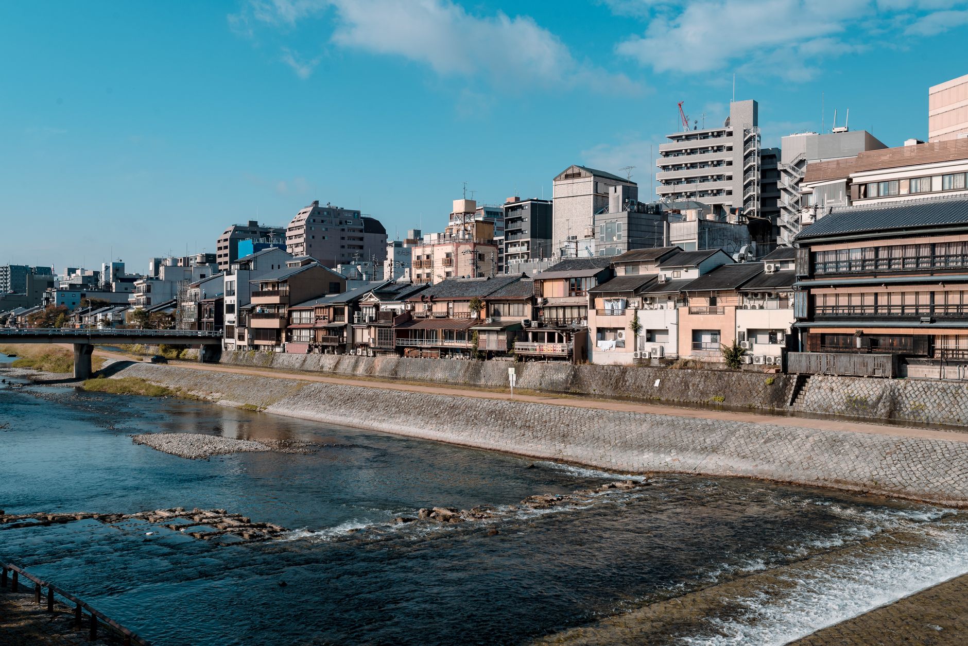 Japan Three Biggest Banks to Launch Yen Stablecoin by 2027