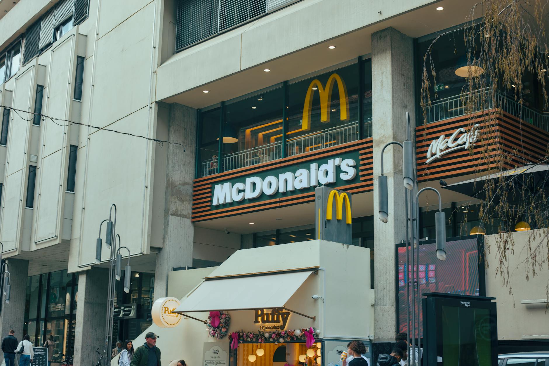 KeyBanc Cuts McDonald’s Price Target After April Softness Weighs on Recovery