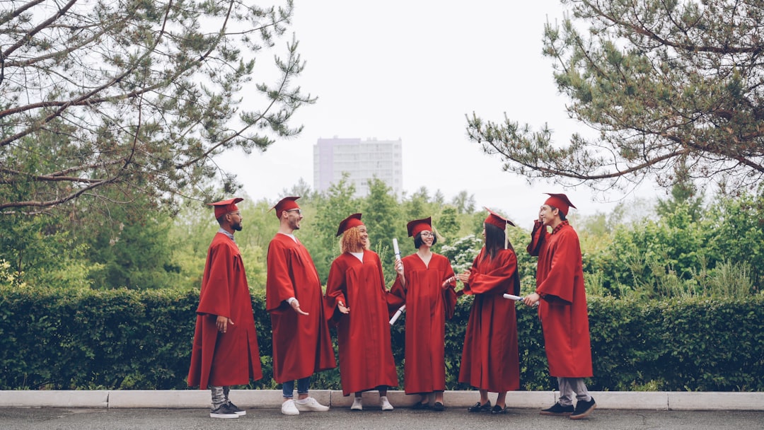Lisa Tells Grads They Shape the Future, Not AI Itself