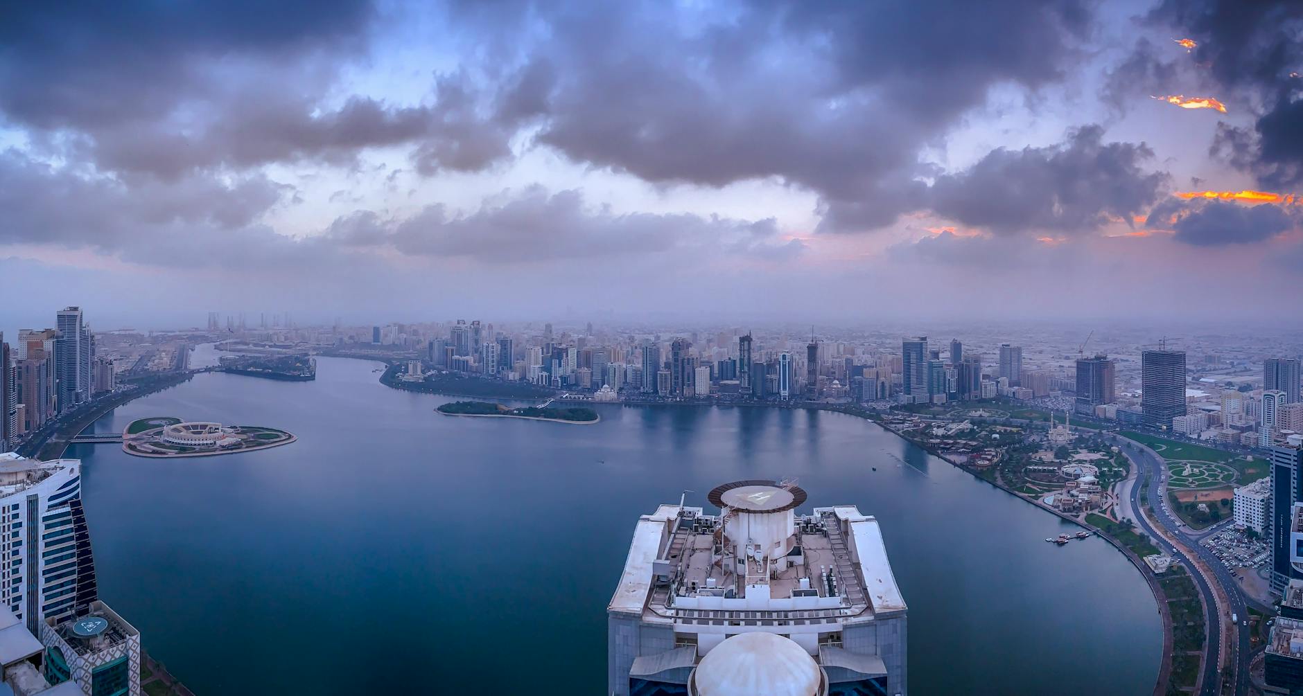 Middle East World’s Fastest Luxury Market Faces War Risks