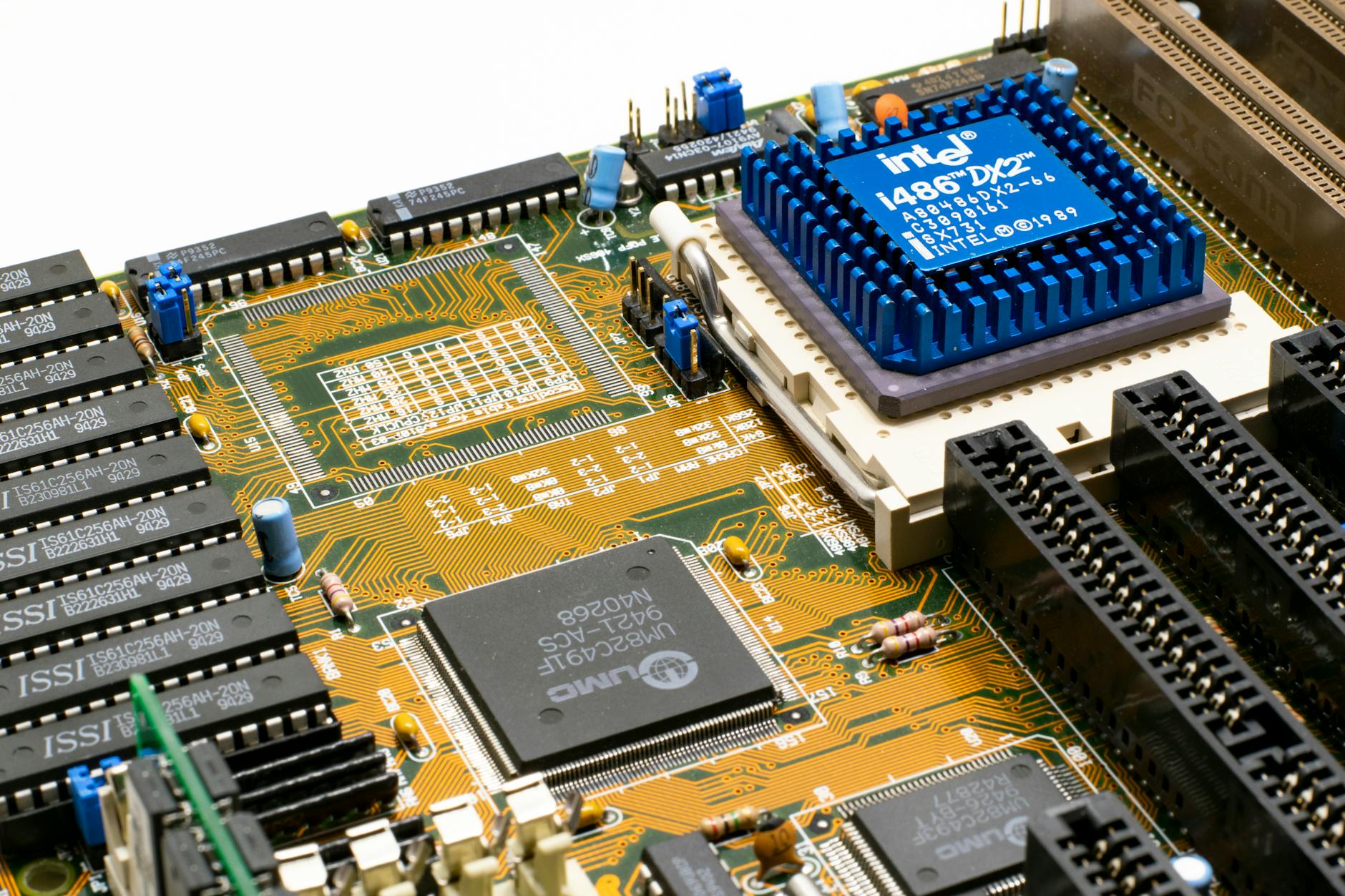 Msft, Dell, Intel: Which Is the Better Buy in the AI Era