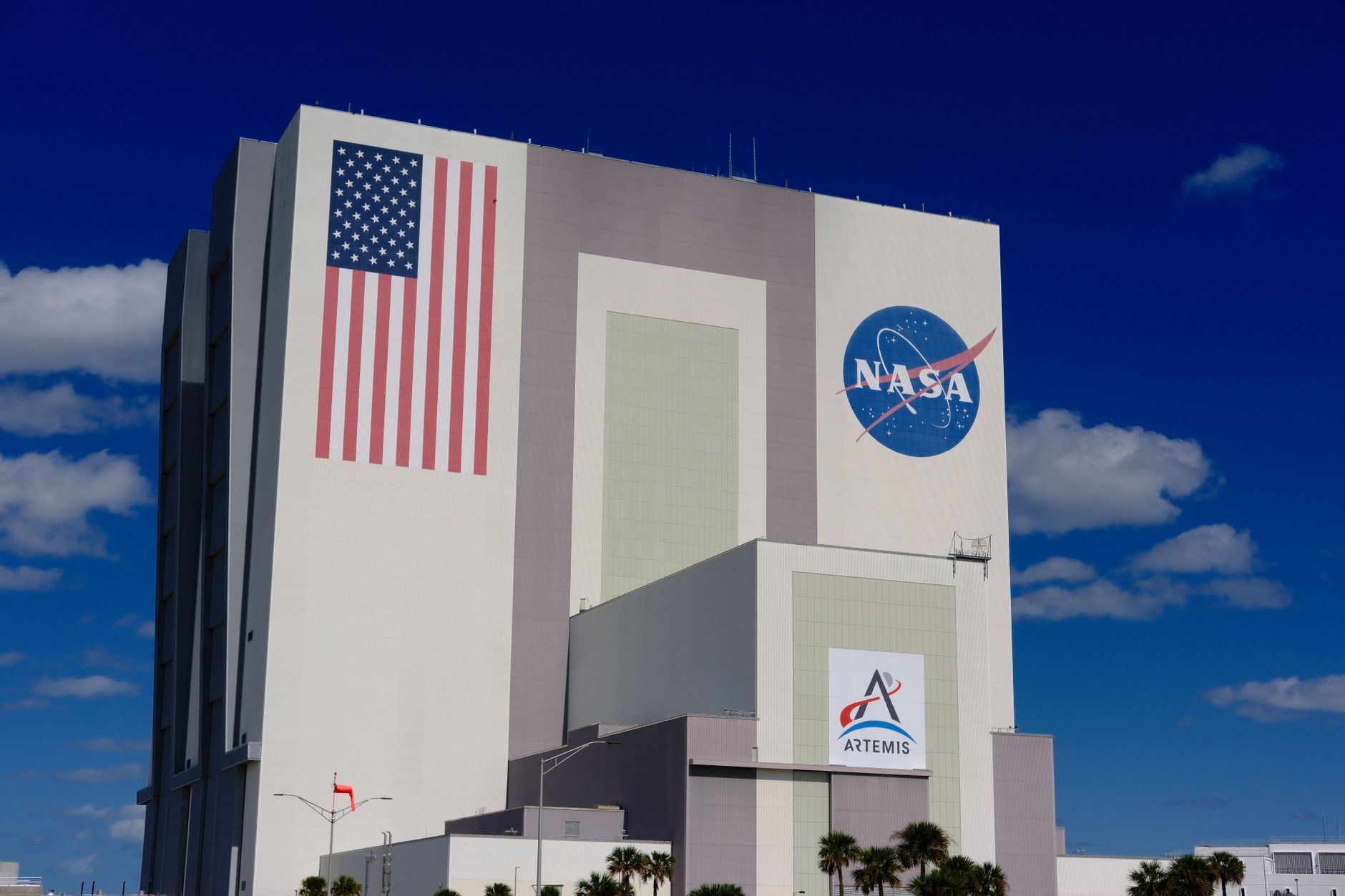 NASA Just Made Huge Bet on 3 Firms to Reach the Moon