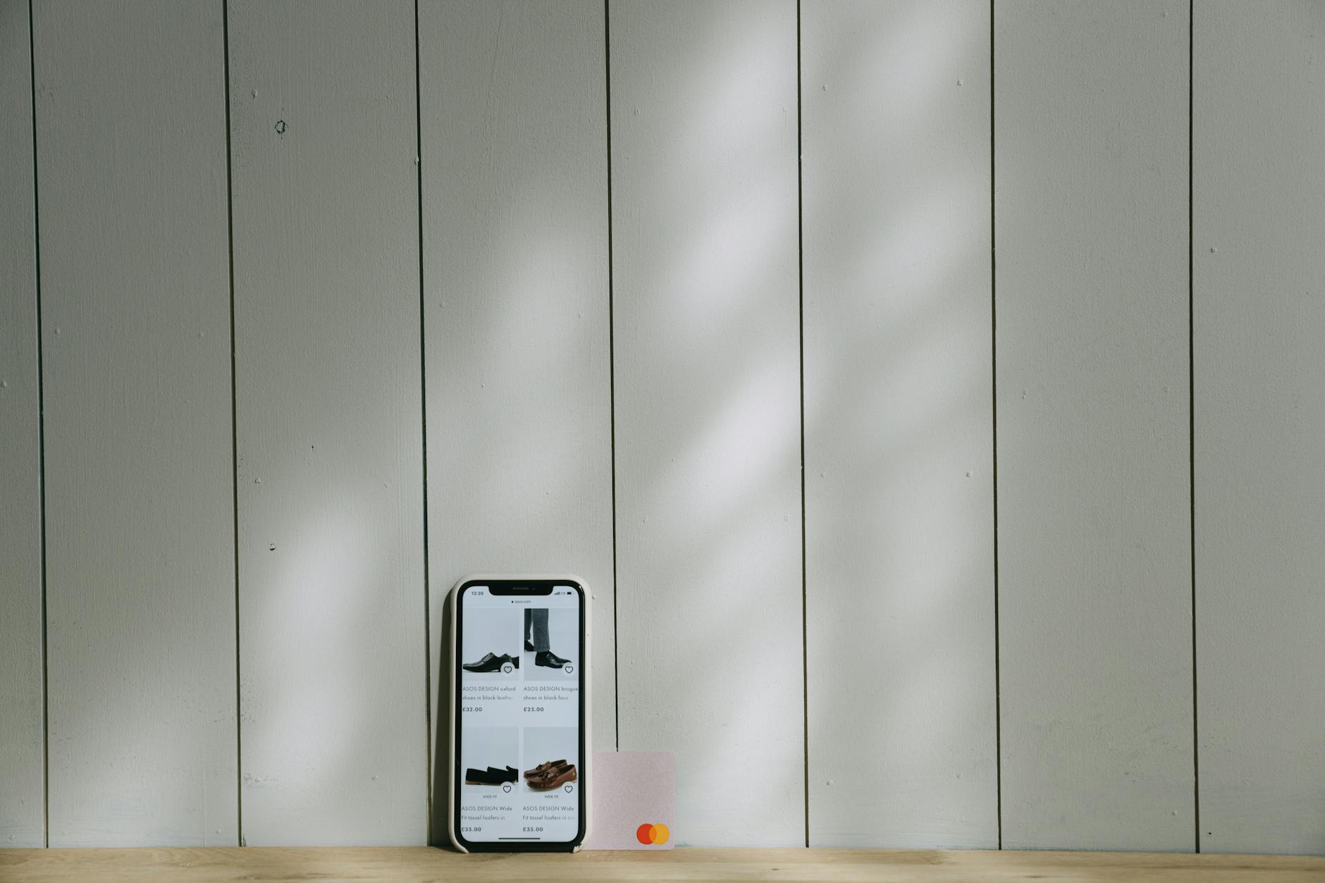 Nasdaq Composite: Tech Stocks Earn Mixed Gains on AI Catalysts