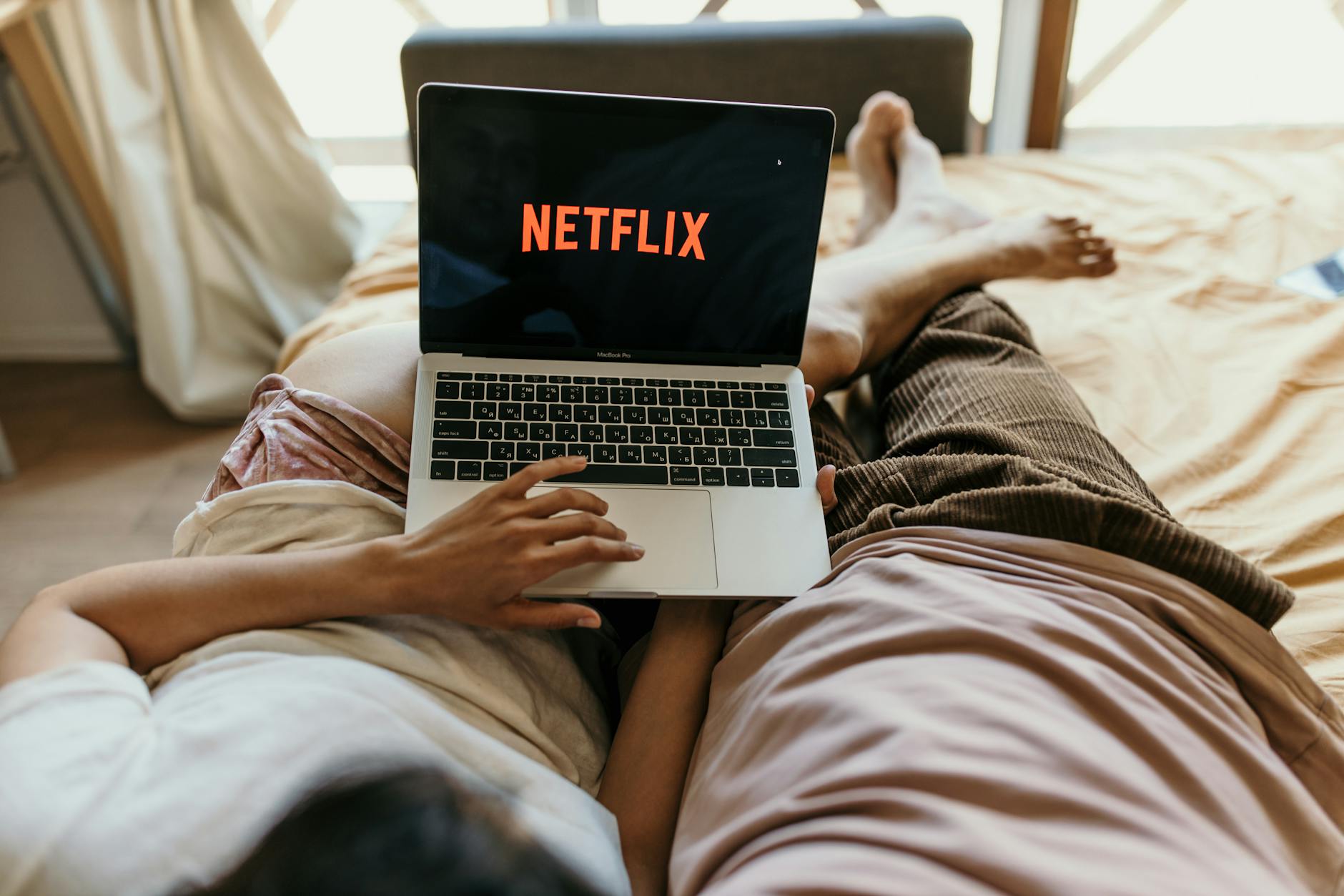 Netflix and Meta Sale: Which Deserves Your Capital Today