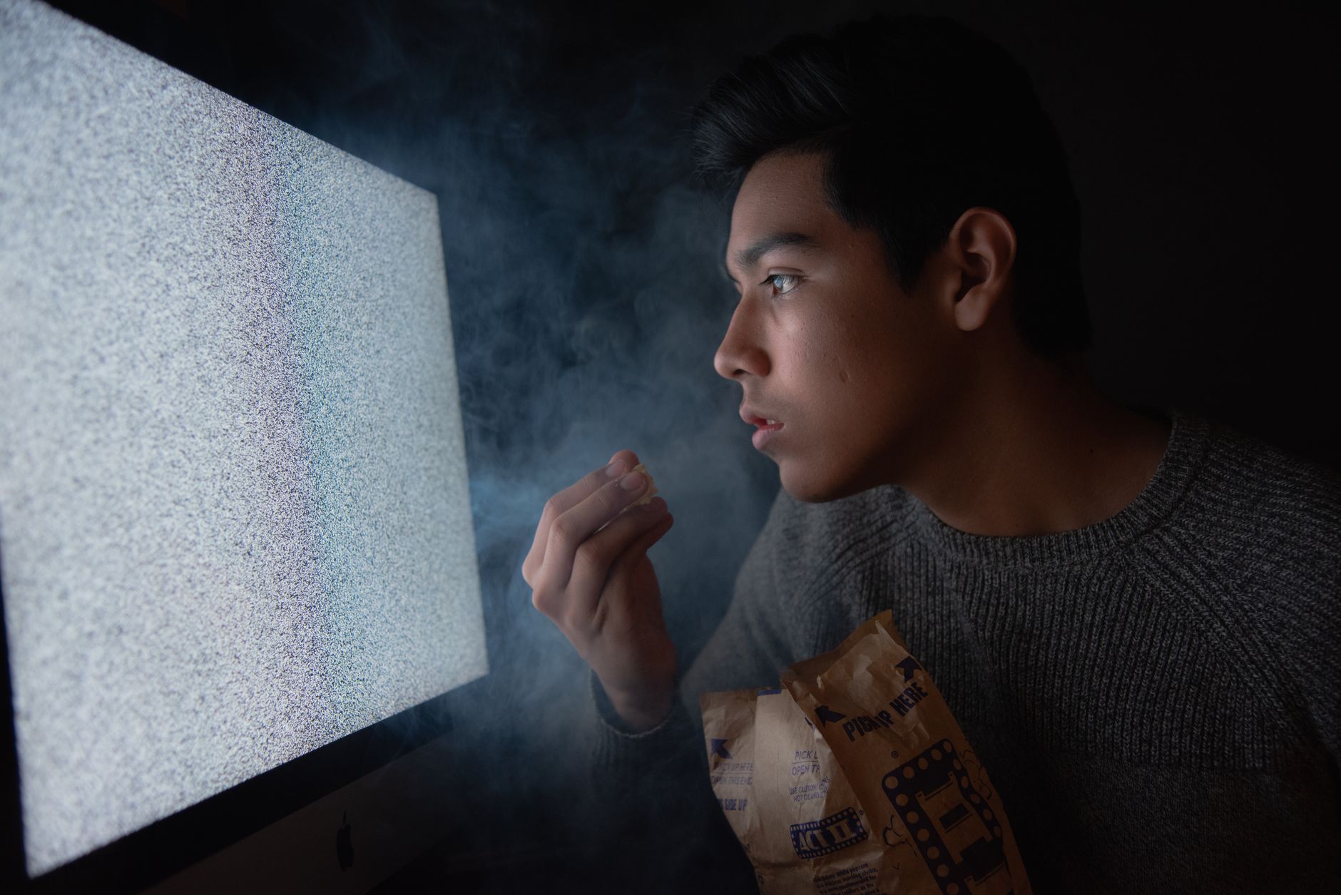 Netflix Spotify: Streaming Giants Duel for Market Momentum