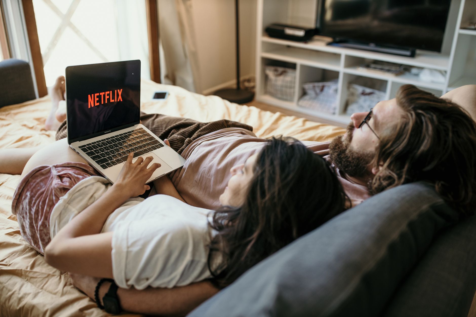 Netflix vs Comcast: Netflix This Growth Push Draws Investors