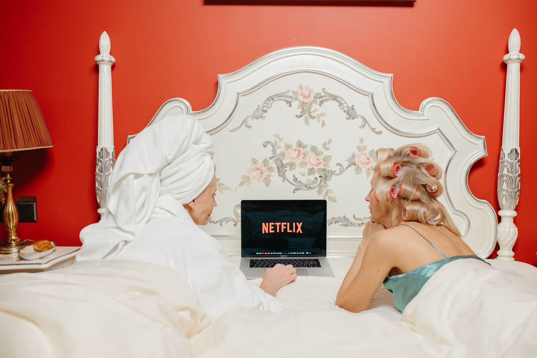 Netflix’s $300 Billion Comeback Sparks Investor Rally