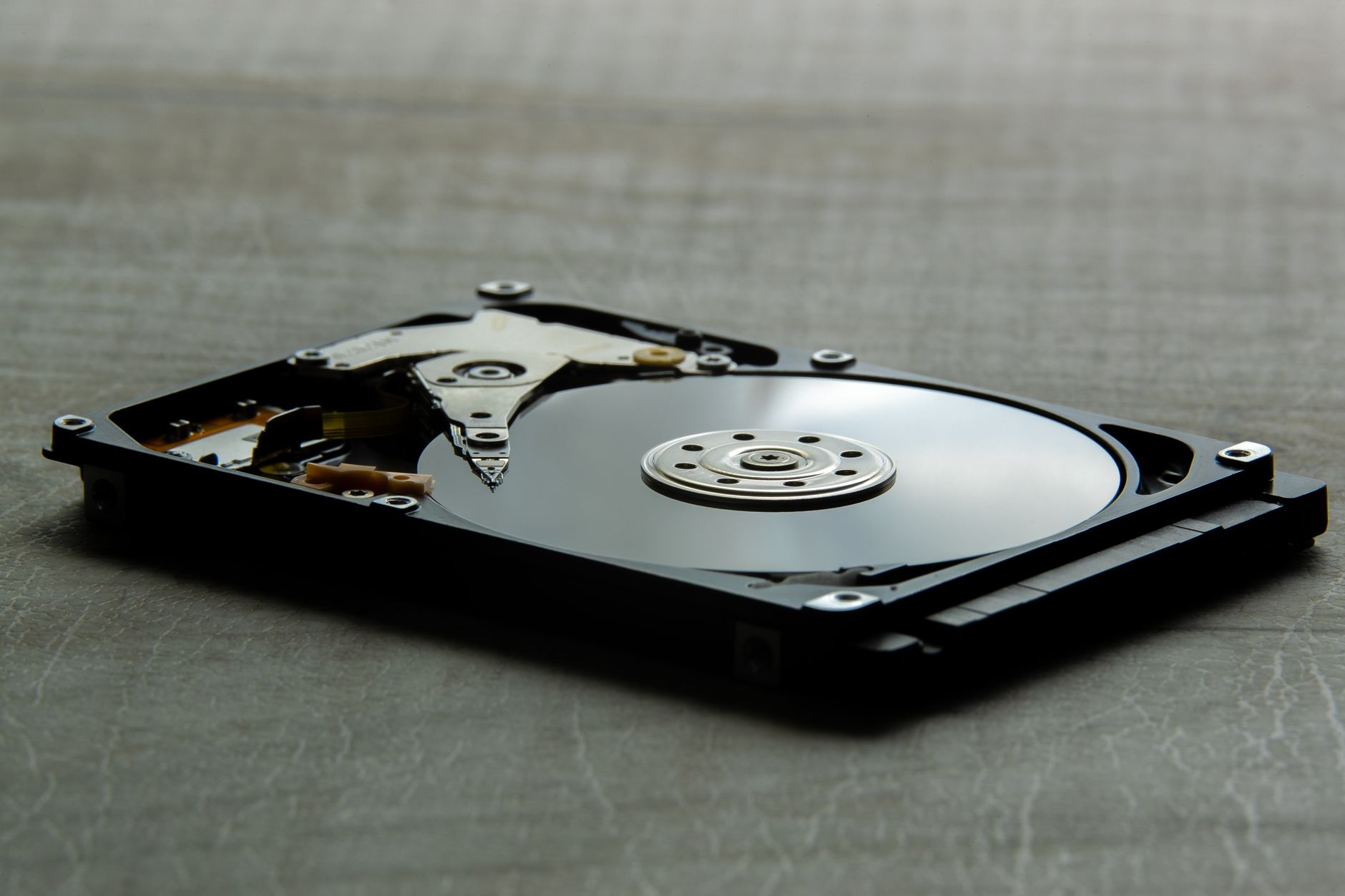 NVIDIA SanDisk Valuation Gap Triggers Cramer Debate