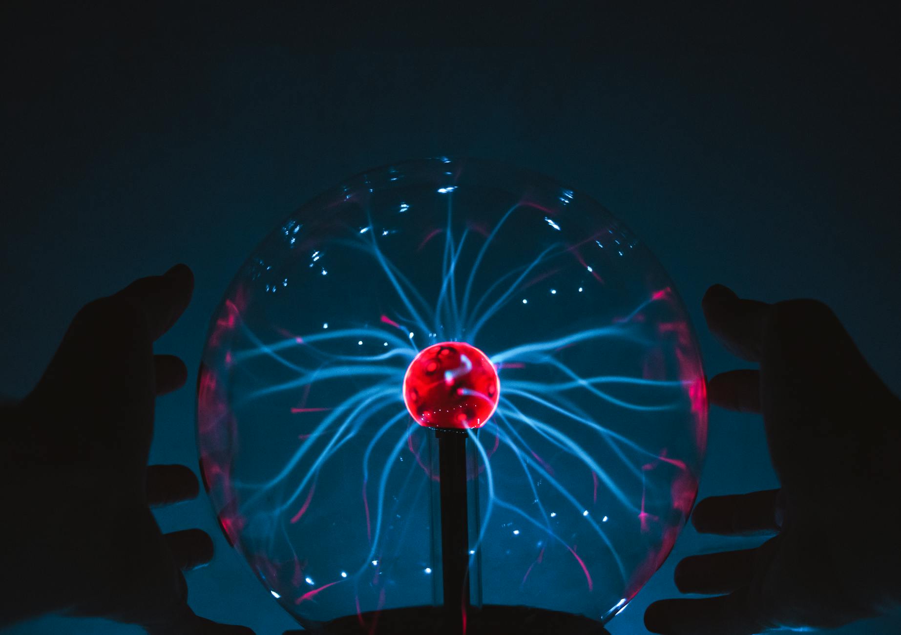 Palantir vs Oracle: AI Plays, One Clear Winner Emerges