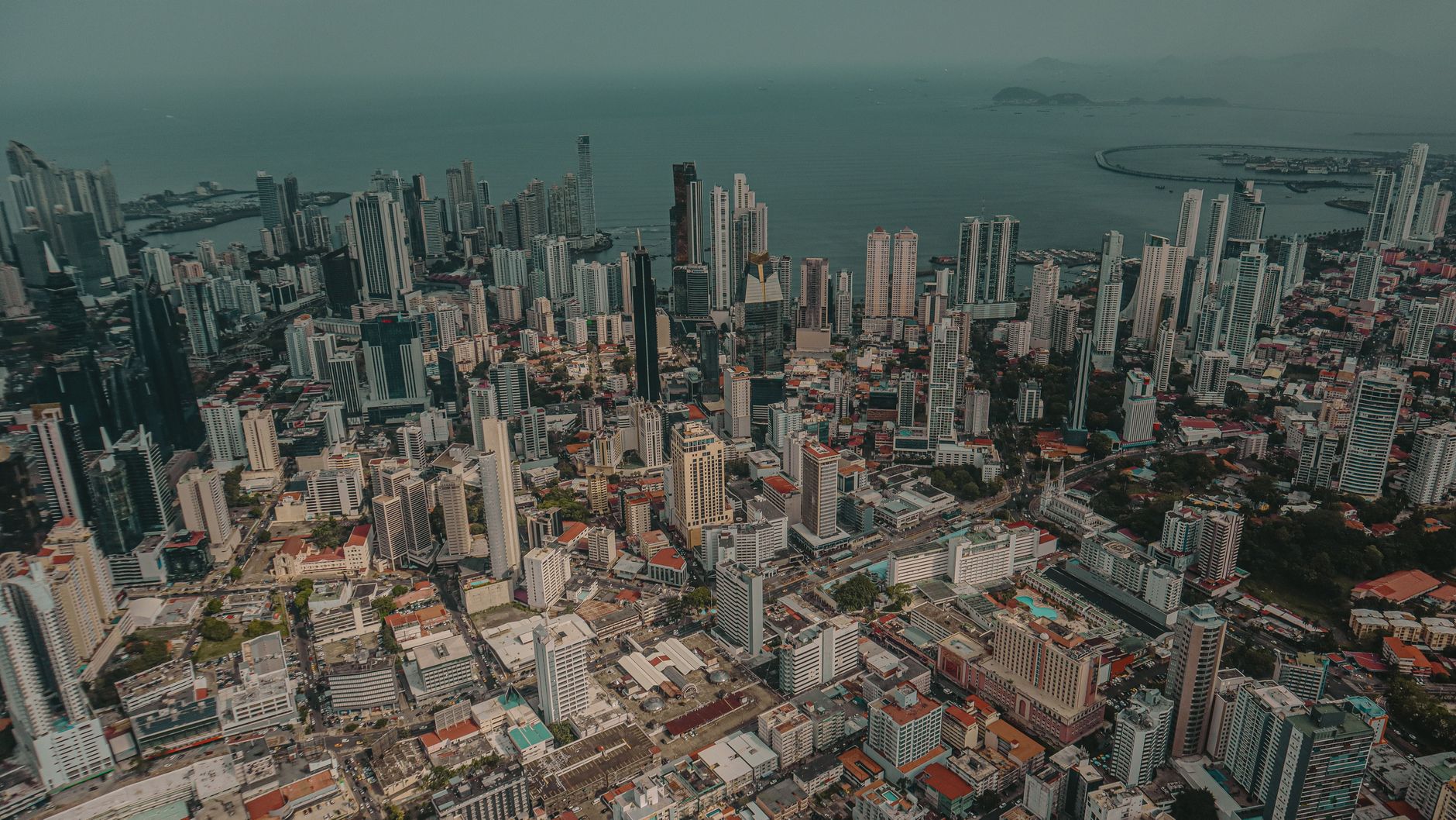 Panama vs Portugal: Where Does $600K Retirement Go Further?