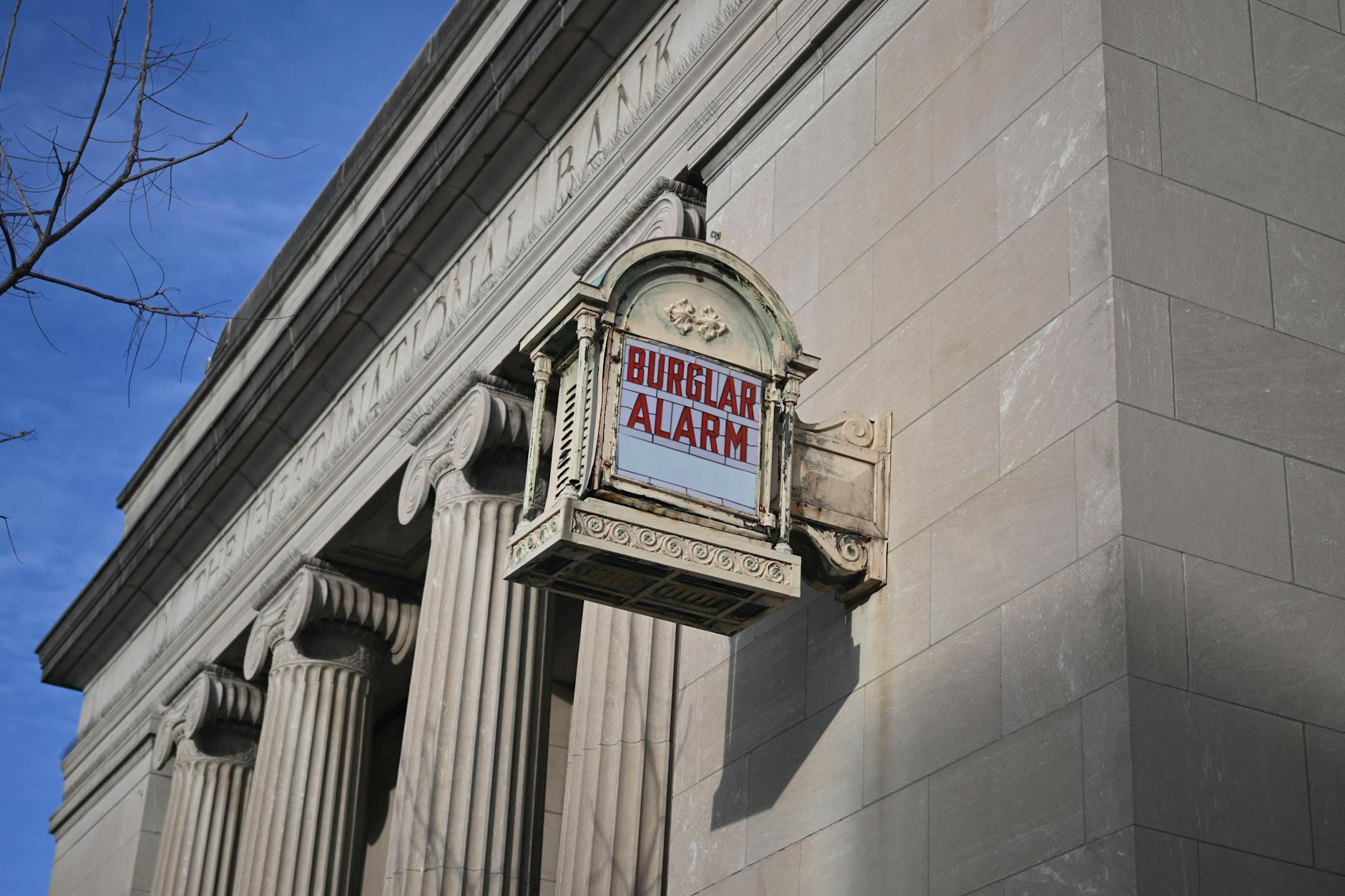 Ramsey Calls $800K Worth: Frugality Under Scrutiny