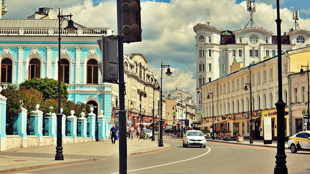 Russia’s Fuel Crisis That Tests Families and Wallets
