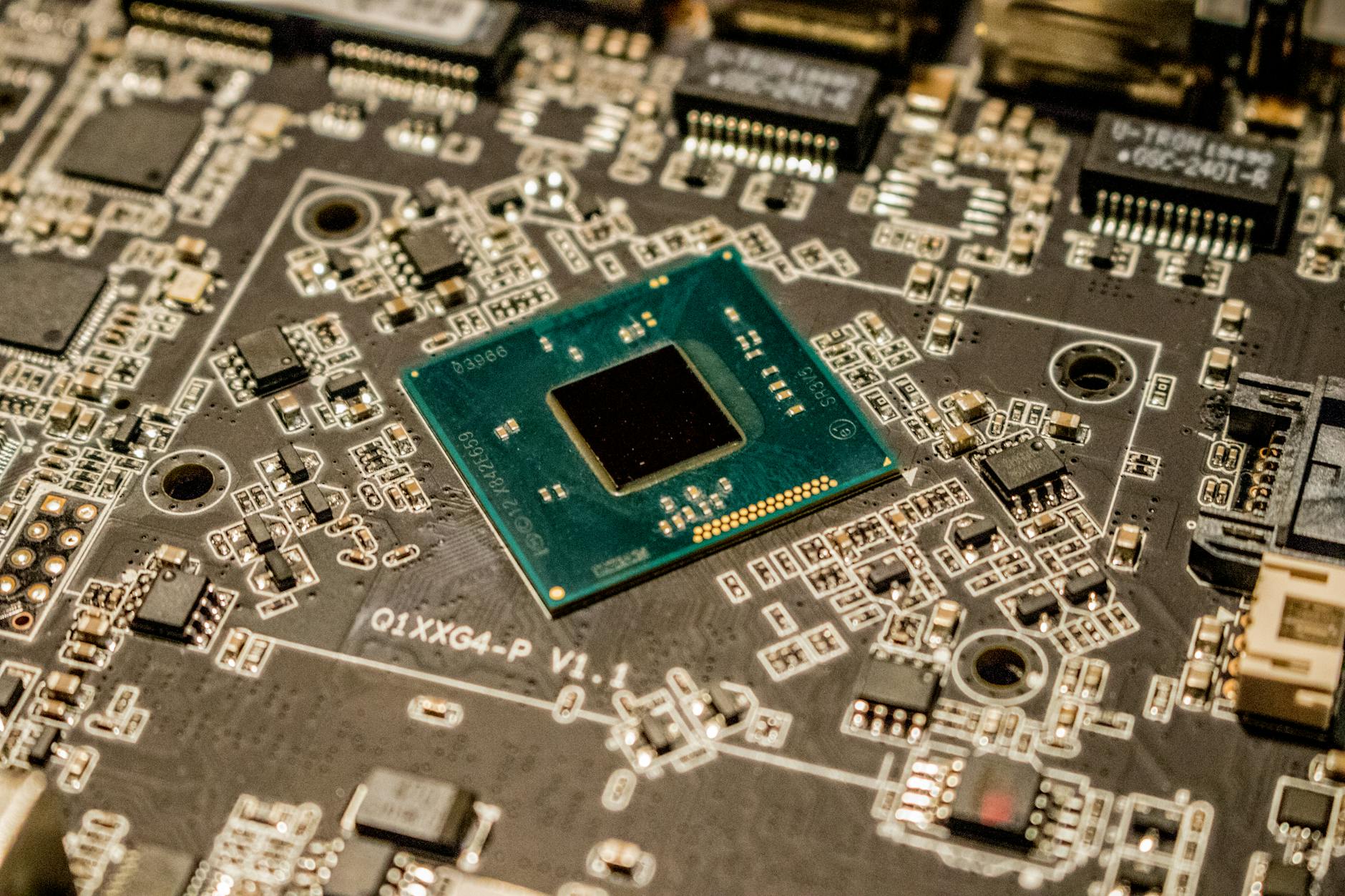 Semiconductor Leaders SoXX, SMH Rally Amid AI Demand