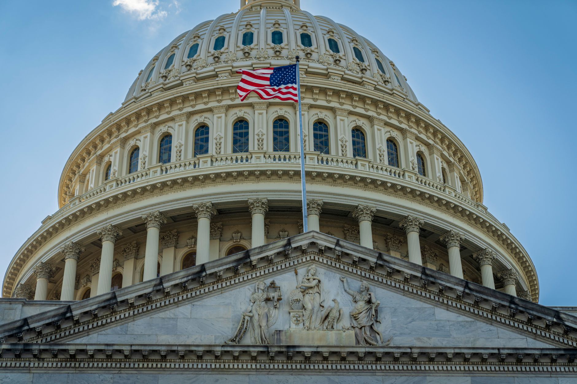Sen. Wyden Urges Senate to Preserve Blockchain Protections