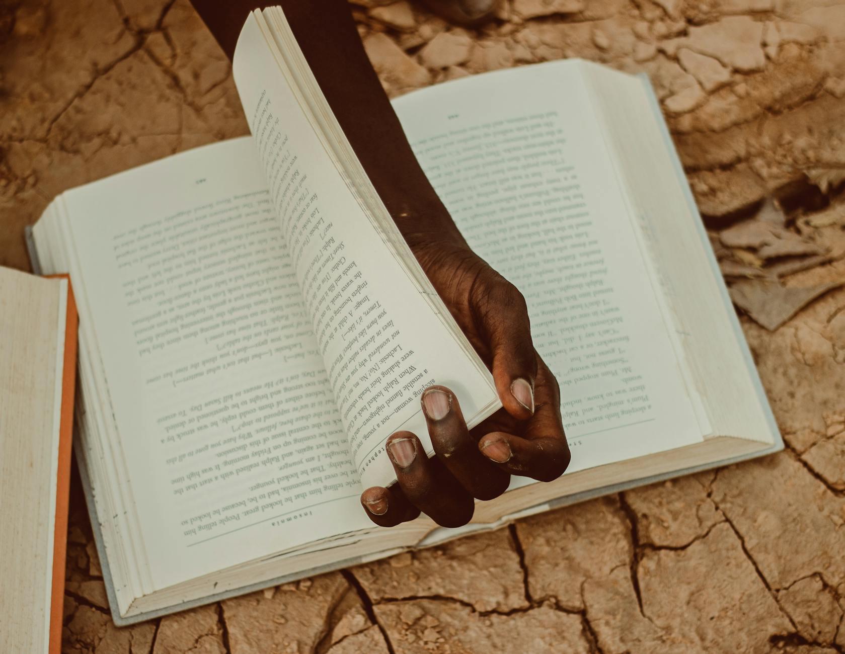 Senator Opens Inquiry Into Binance After Sanctions Flap