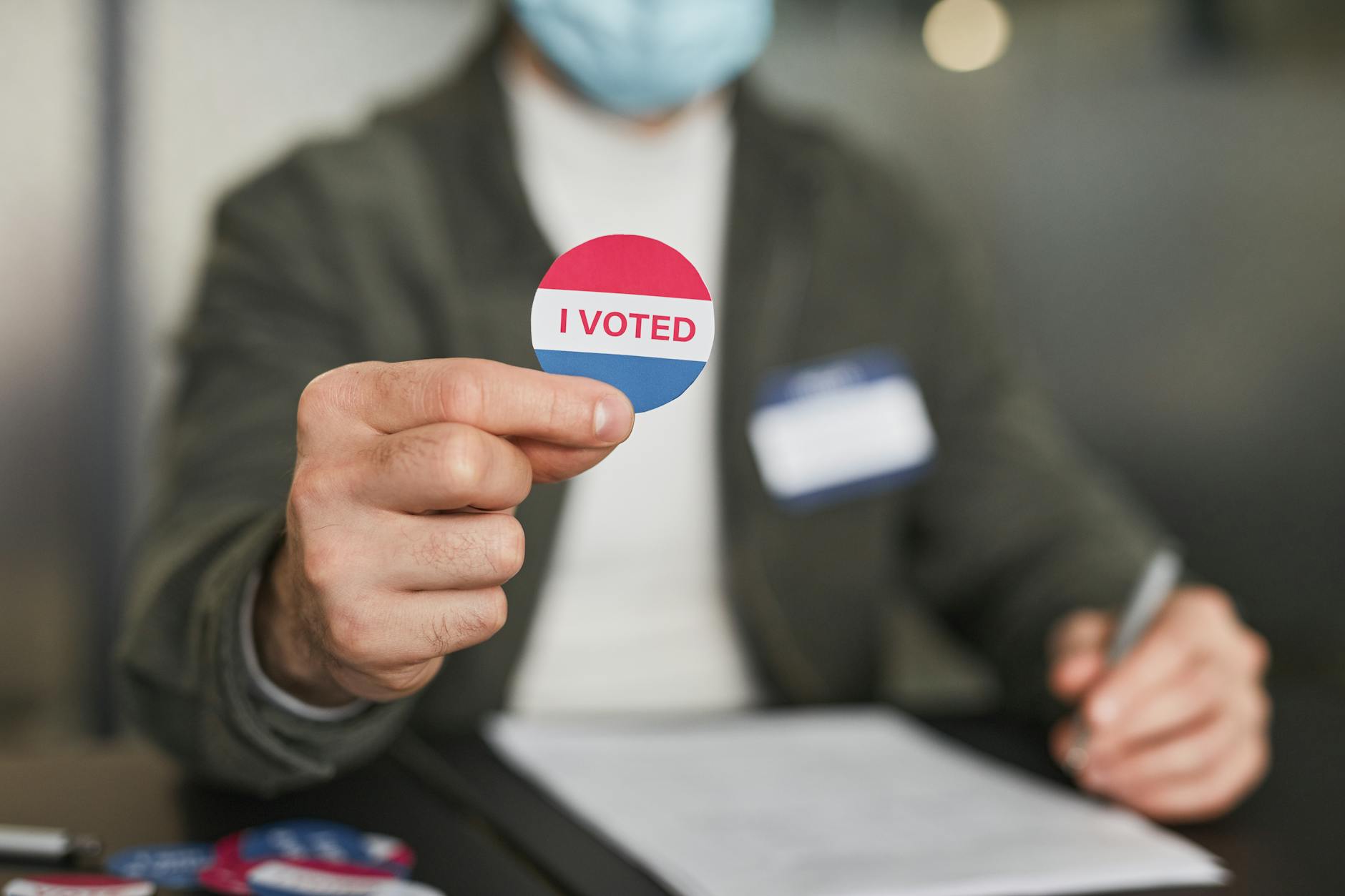 Shock Poll Delivers Midterm Warning on Economy Today