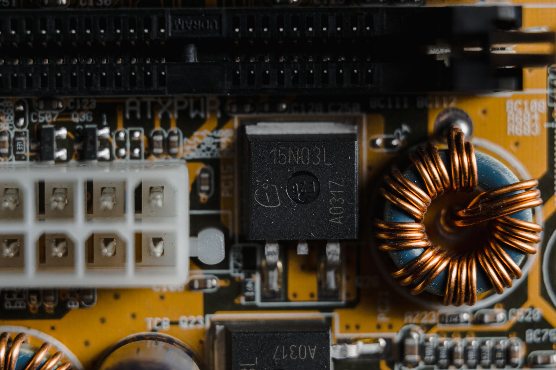SK Hynix Rout Weighs on Micron and Other Chip Stocks
