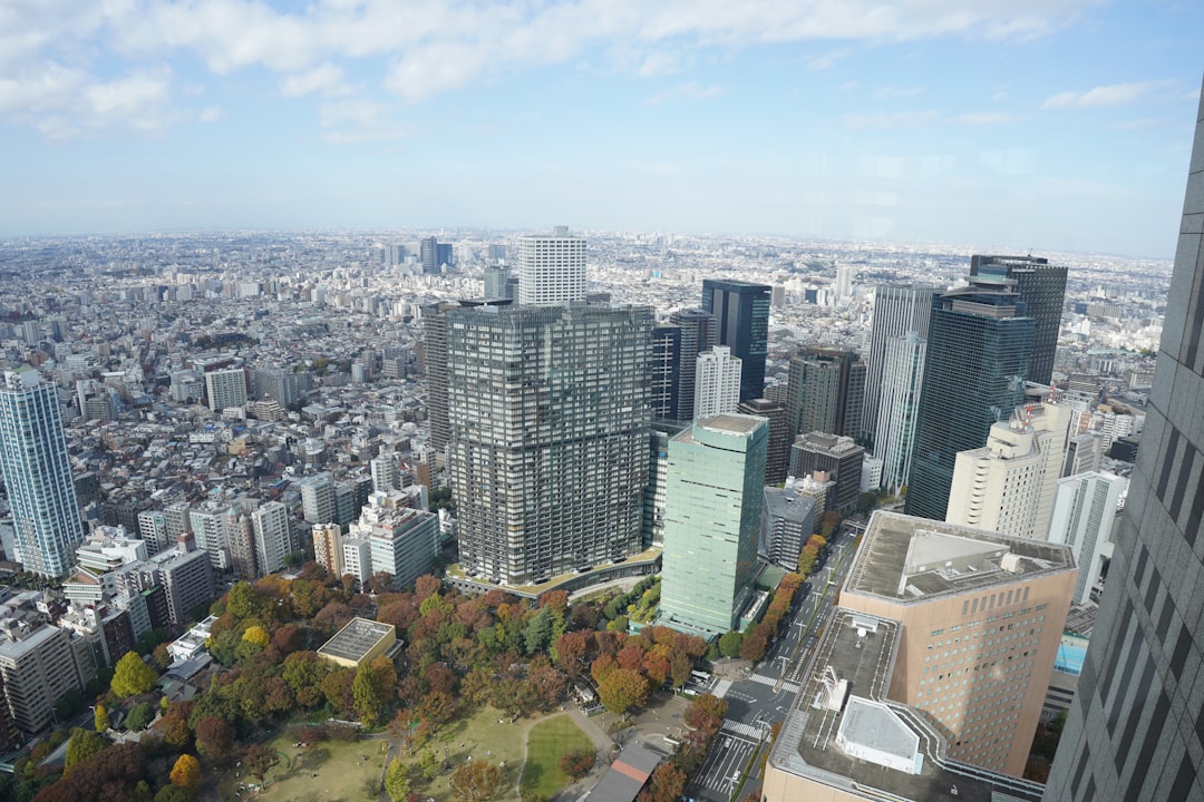 Smart Japan Investors Choosing DXJ Outperforms EWJ This Year