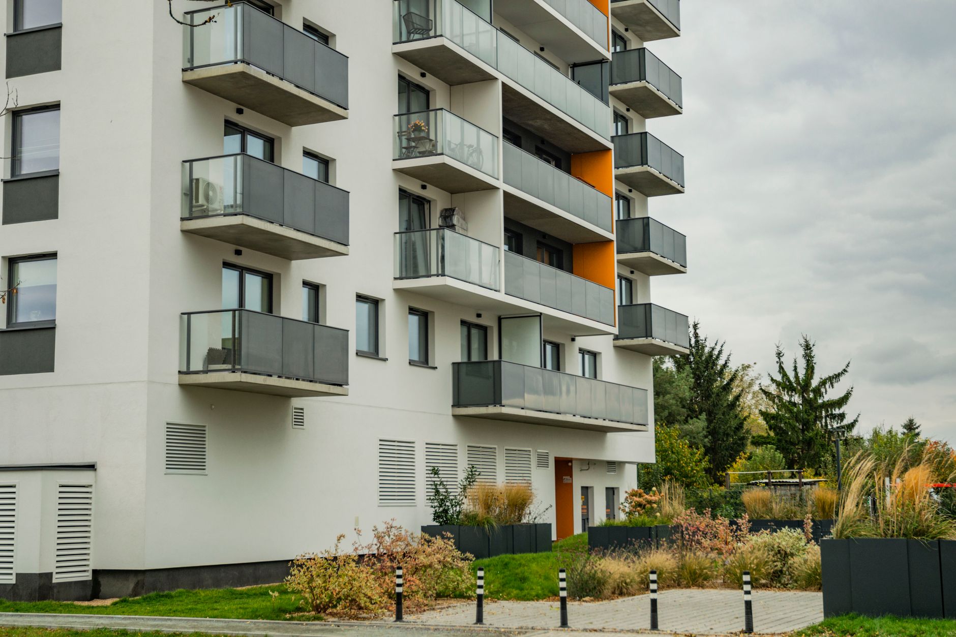 Smart Ways to Invest Real Estate with Little Cash Now