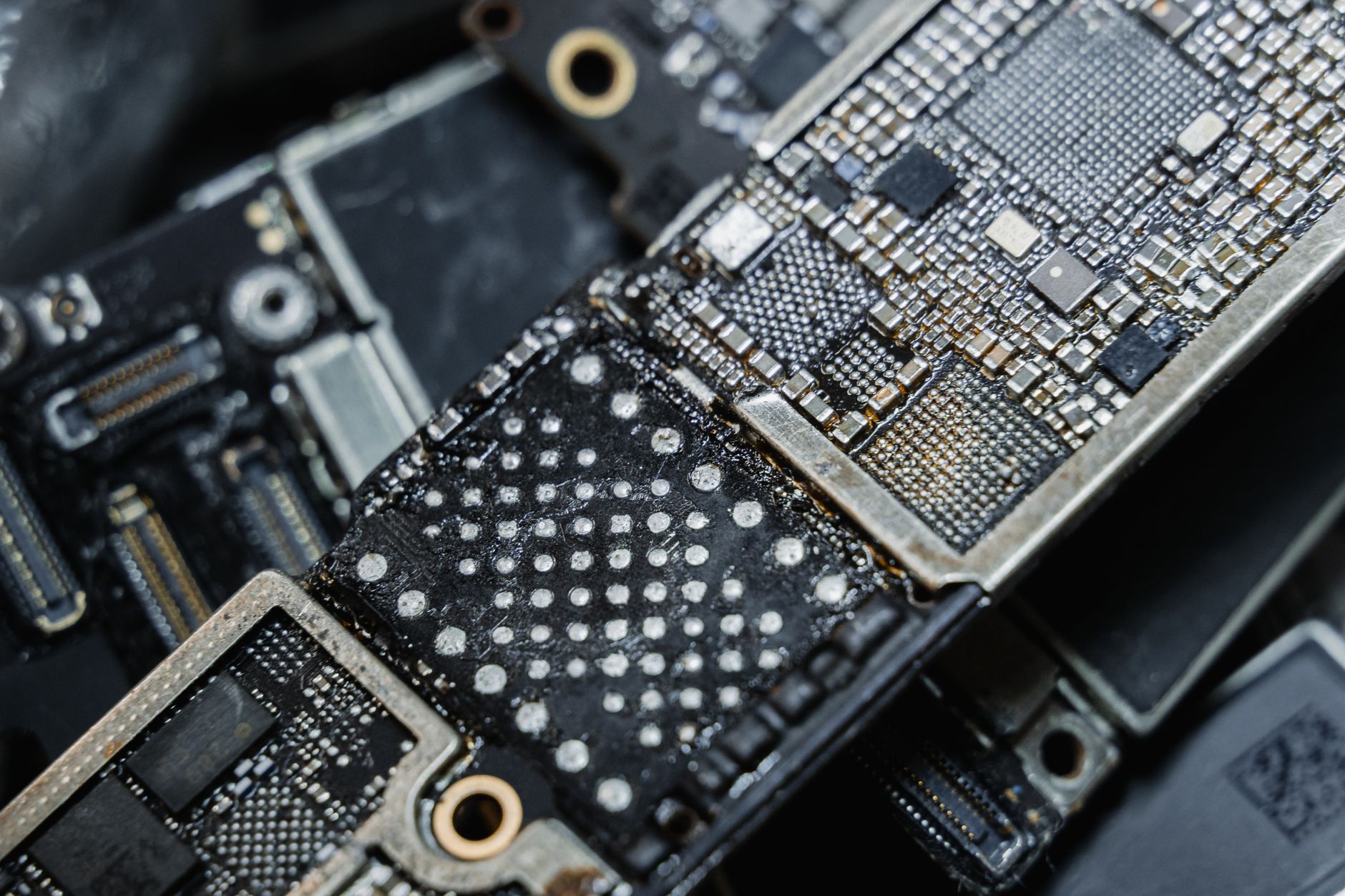 SOXX: Which Semiconductor Smarter? 2026 Market Update