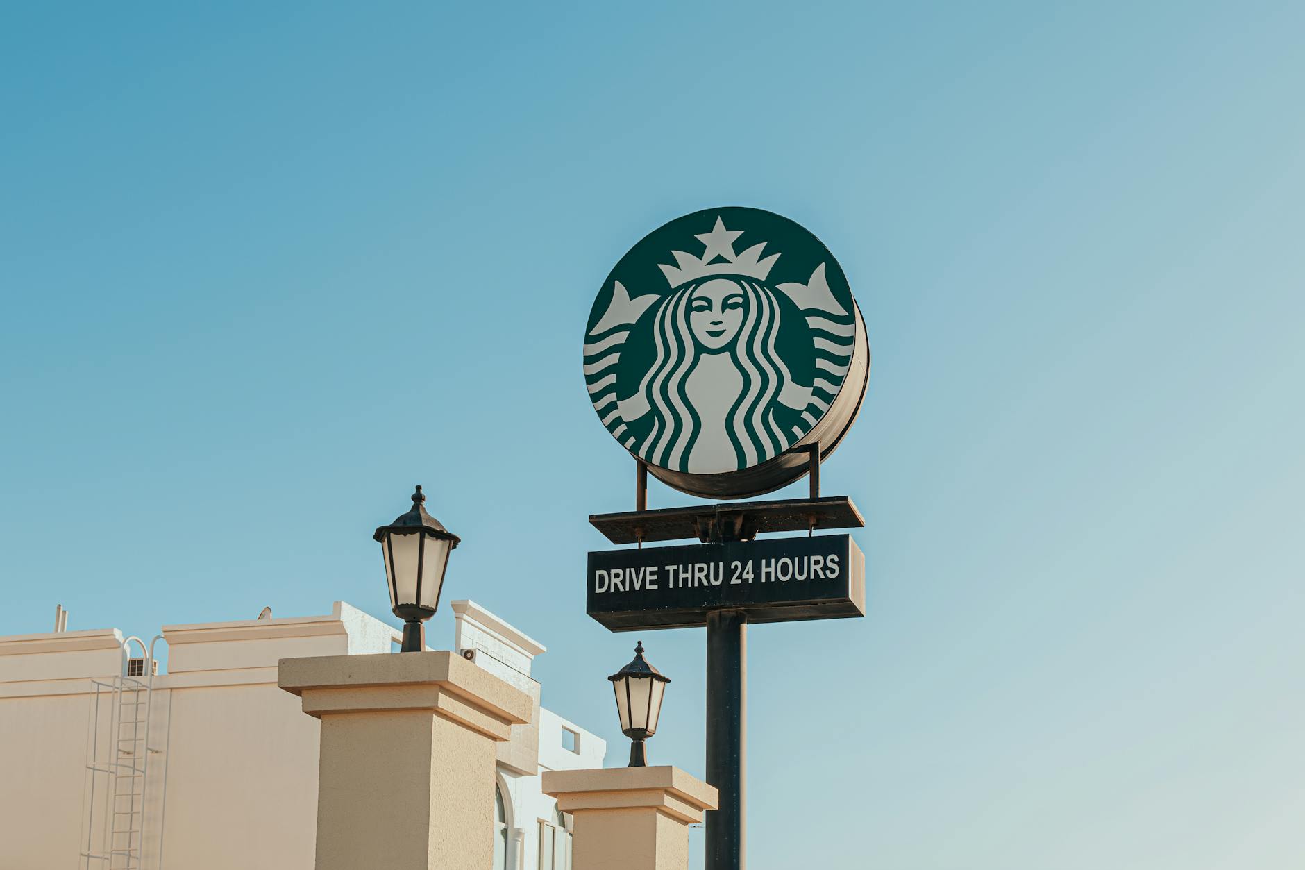 Starbucks Admits Chain ‘Ran’ as CEO Rebuilds Experience