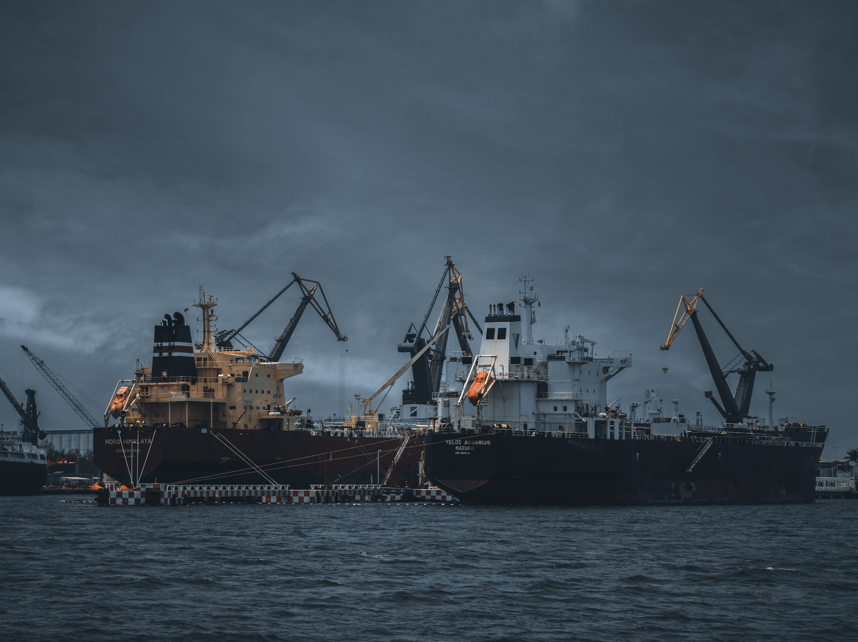 Supertanker Tycoon Making Millions From Hormuz Shuttle Runs