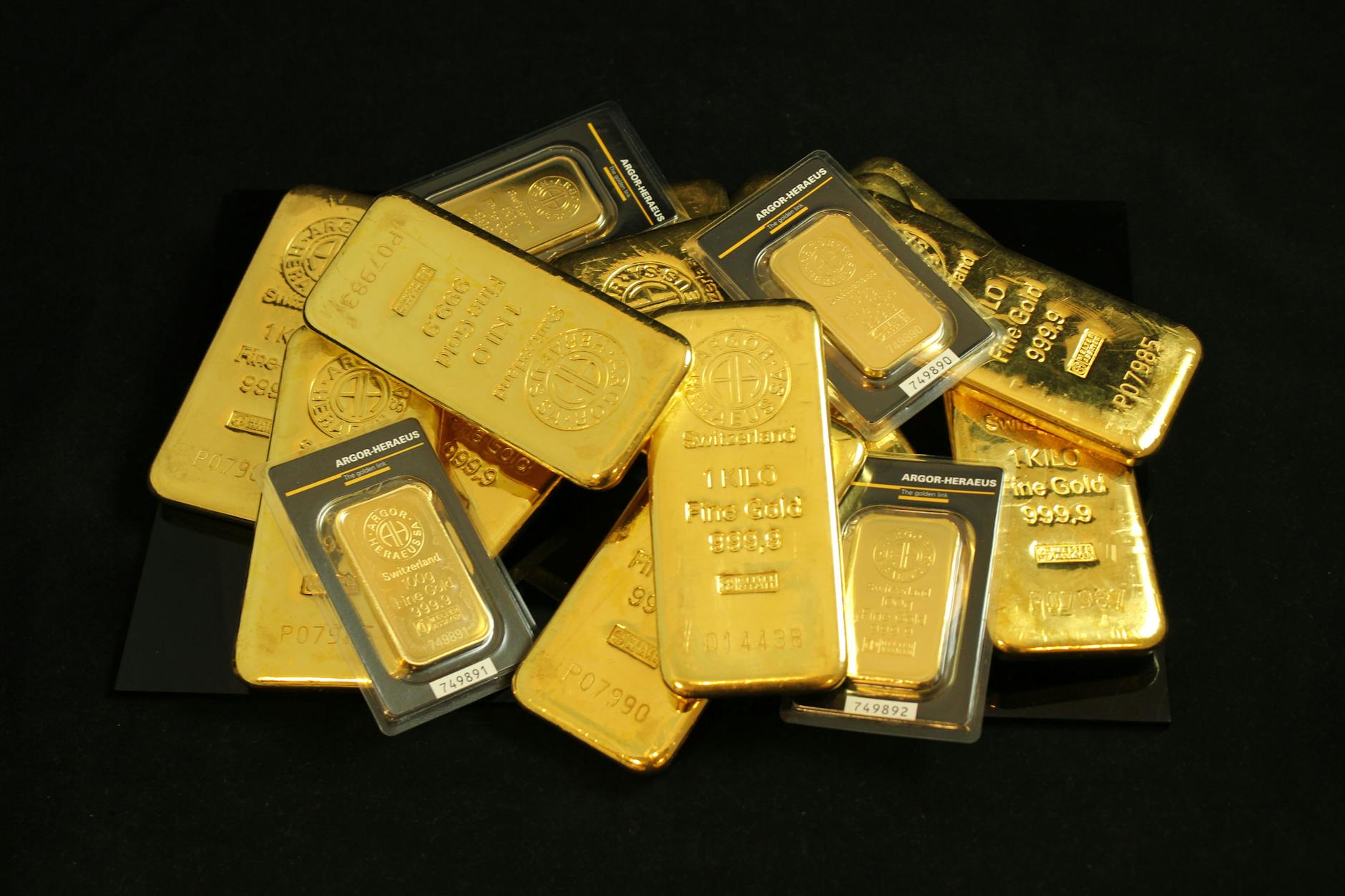 Tariff Jitters Pushing Gold to Fresh Highs as Markets Rally