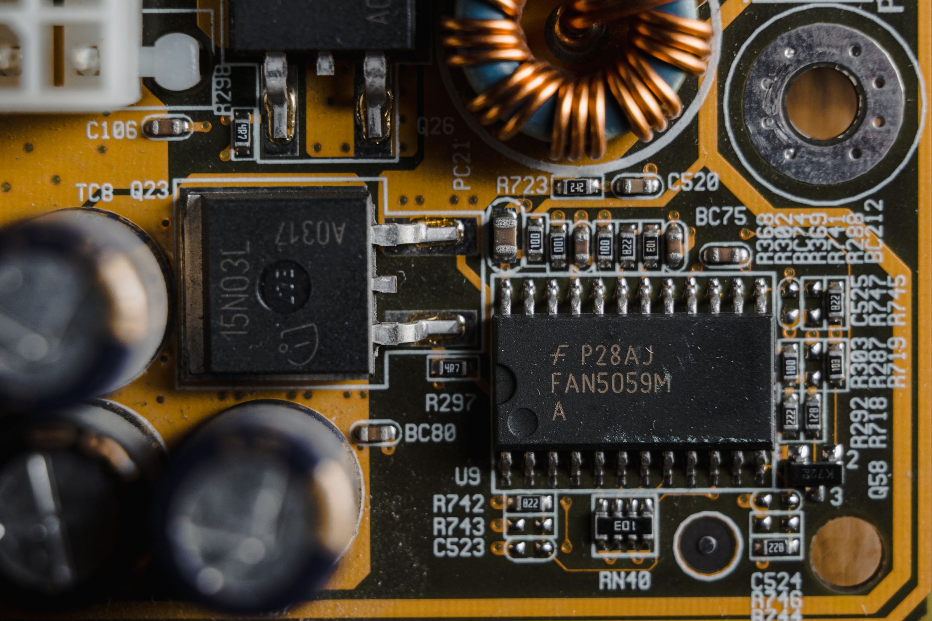 This Semiconductor ETF Soars 54% This Year, Excludes Intel