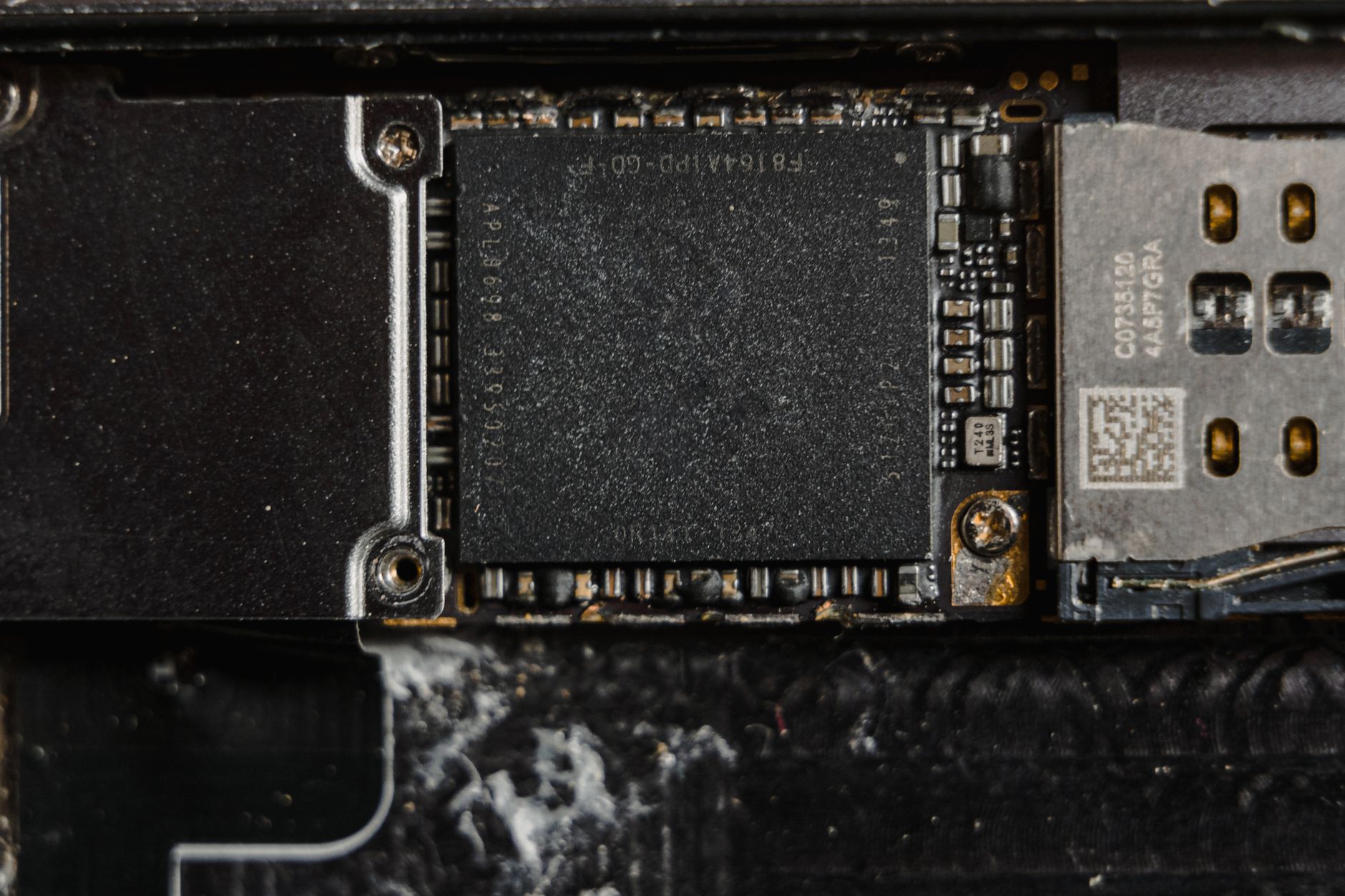 This Semiconductor Only Need to Ride the AI Wave: ETFs in Focus