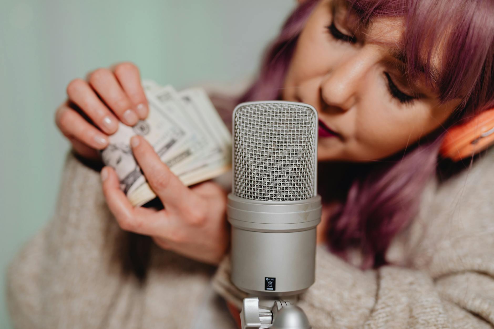 Trump’s Backs Social Media Regulation Amid Privacy Debate