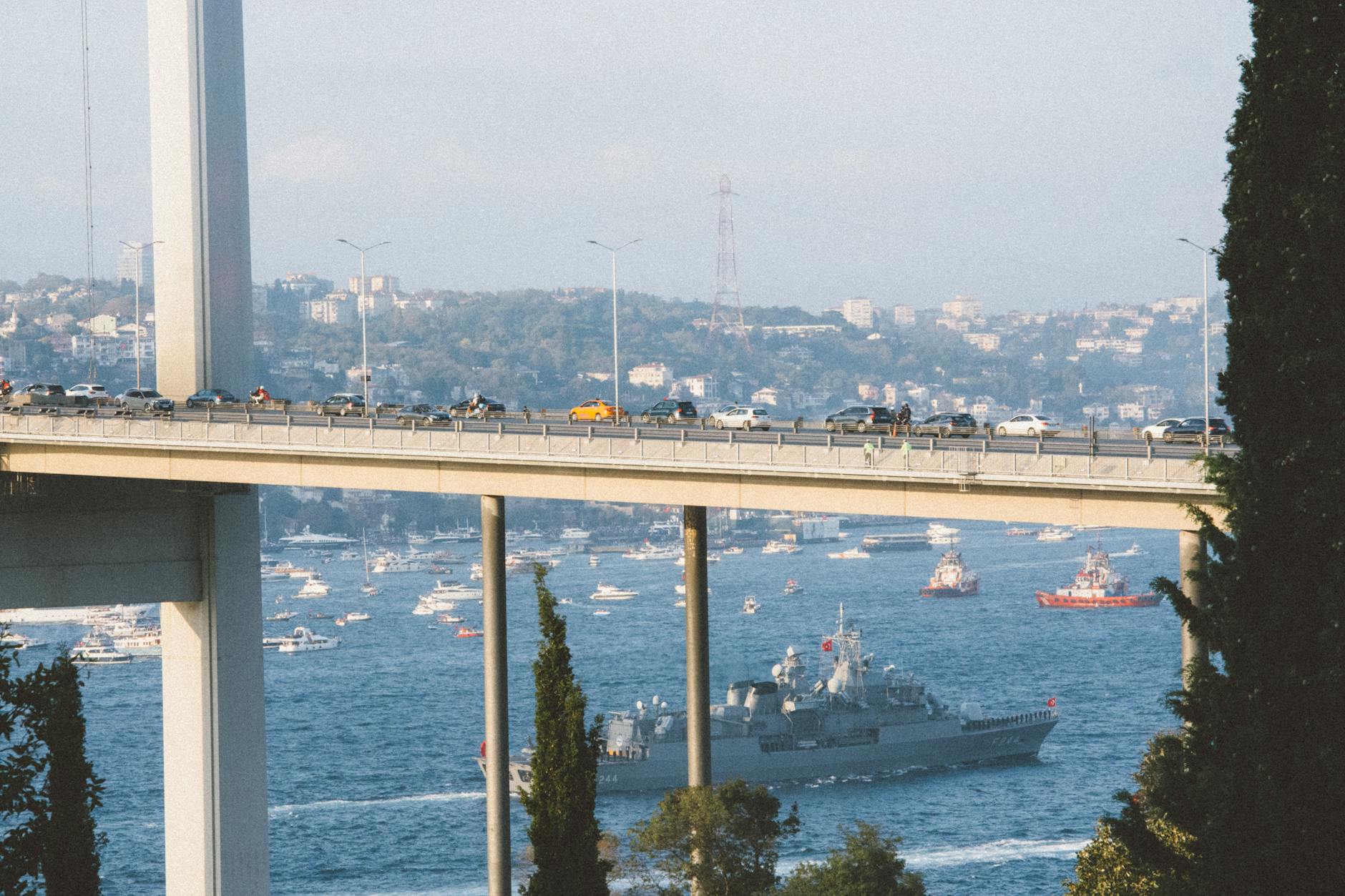 UK Moves Warship to Middle East as Hormuz Tensions Escalate