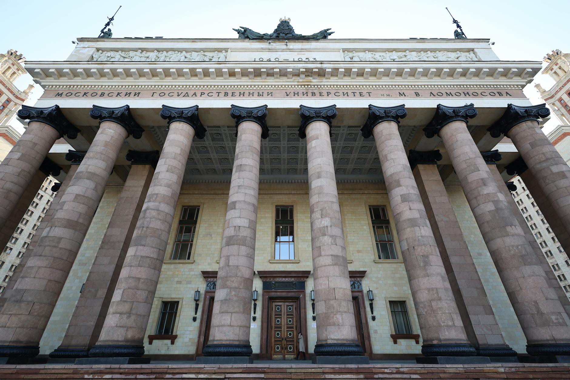 Ukraine Brings Moscow with Major Drone Attack Shocks Markets
