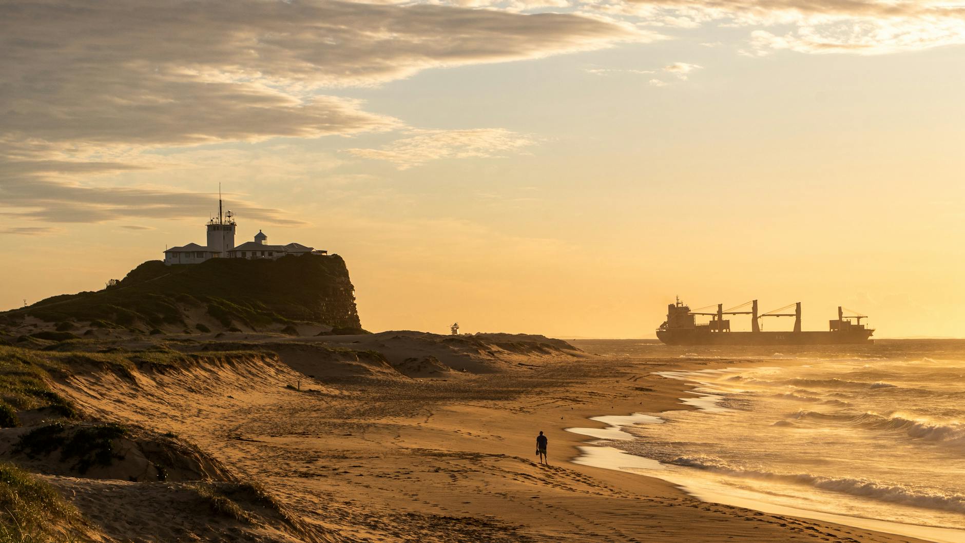 U.S. Ships Oil to Australia as Hormuz Crisis Escalates