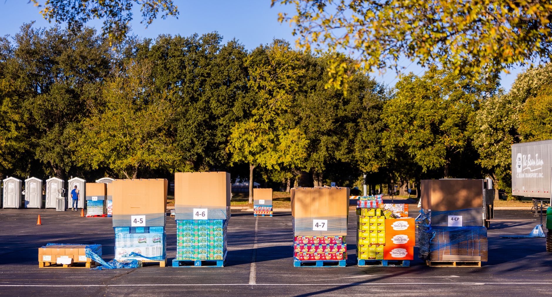 Walmart Over Costco: AI-Driven Defense and Growth Edge in 2026