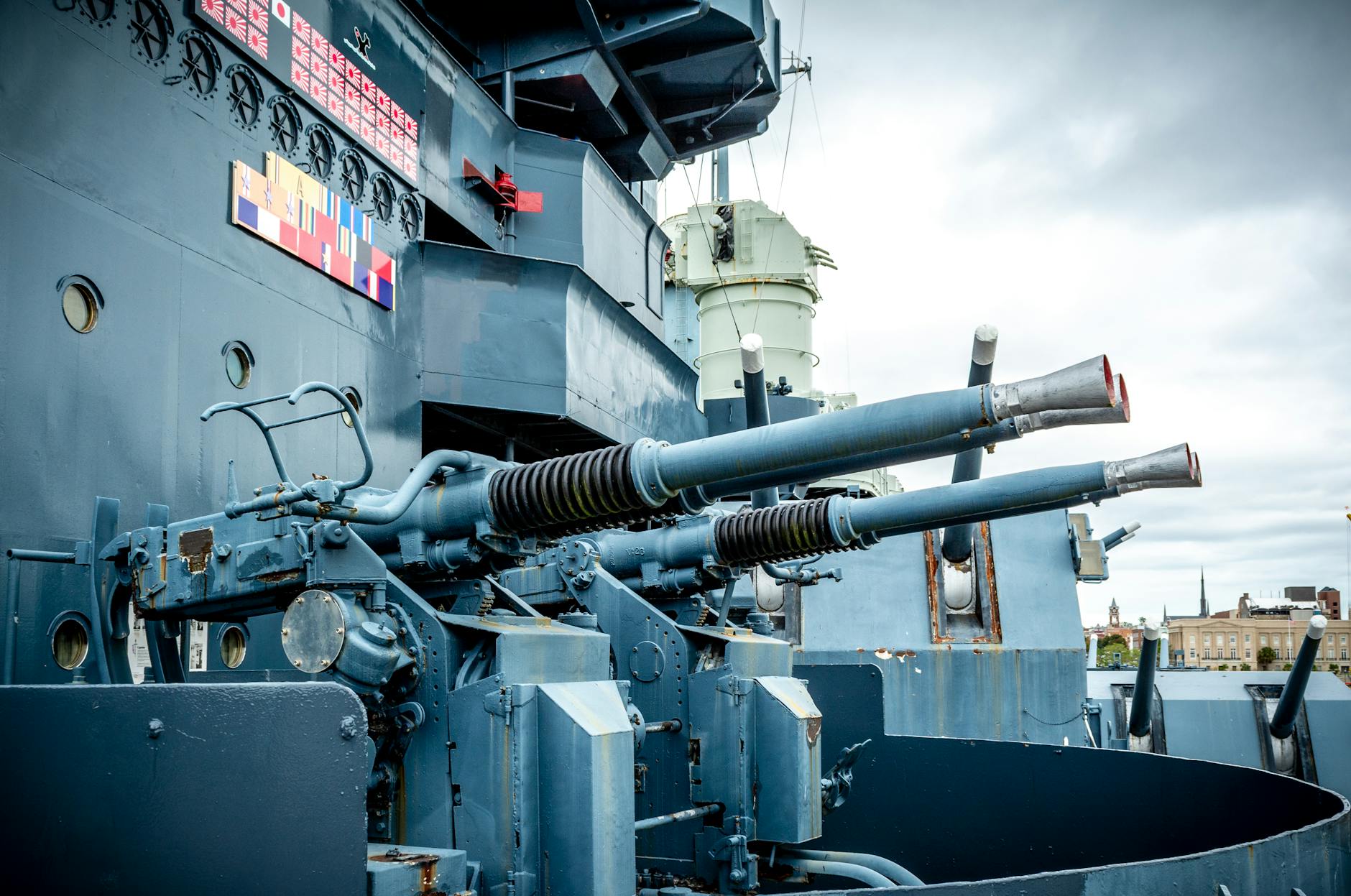 Warships That Could Dominate Hormuz Reshape Markets