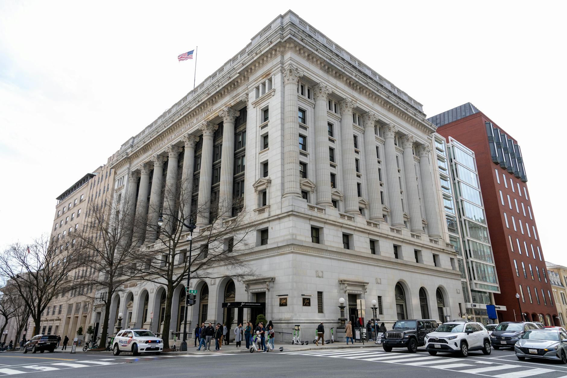 Washington Insider Warns Defeat Likely, Bitcoin Risk Surges