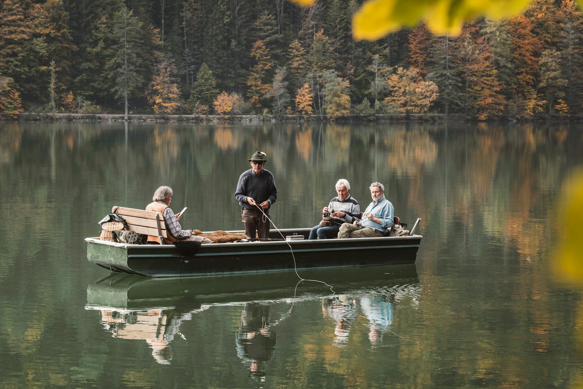 Wealthy Retirees Spend 401(k) Early, Delay Social Security