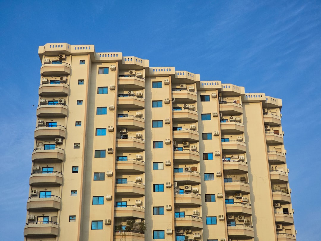 Worst Housing Market Years: Single Women Ownership Soars