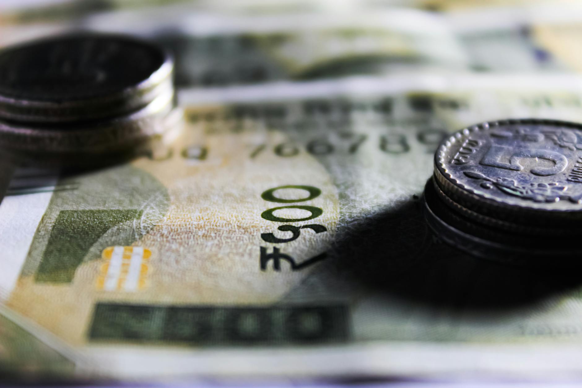 XRPL Metrics Drop 50–80%: Analysts Flag Private Shift