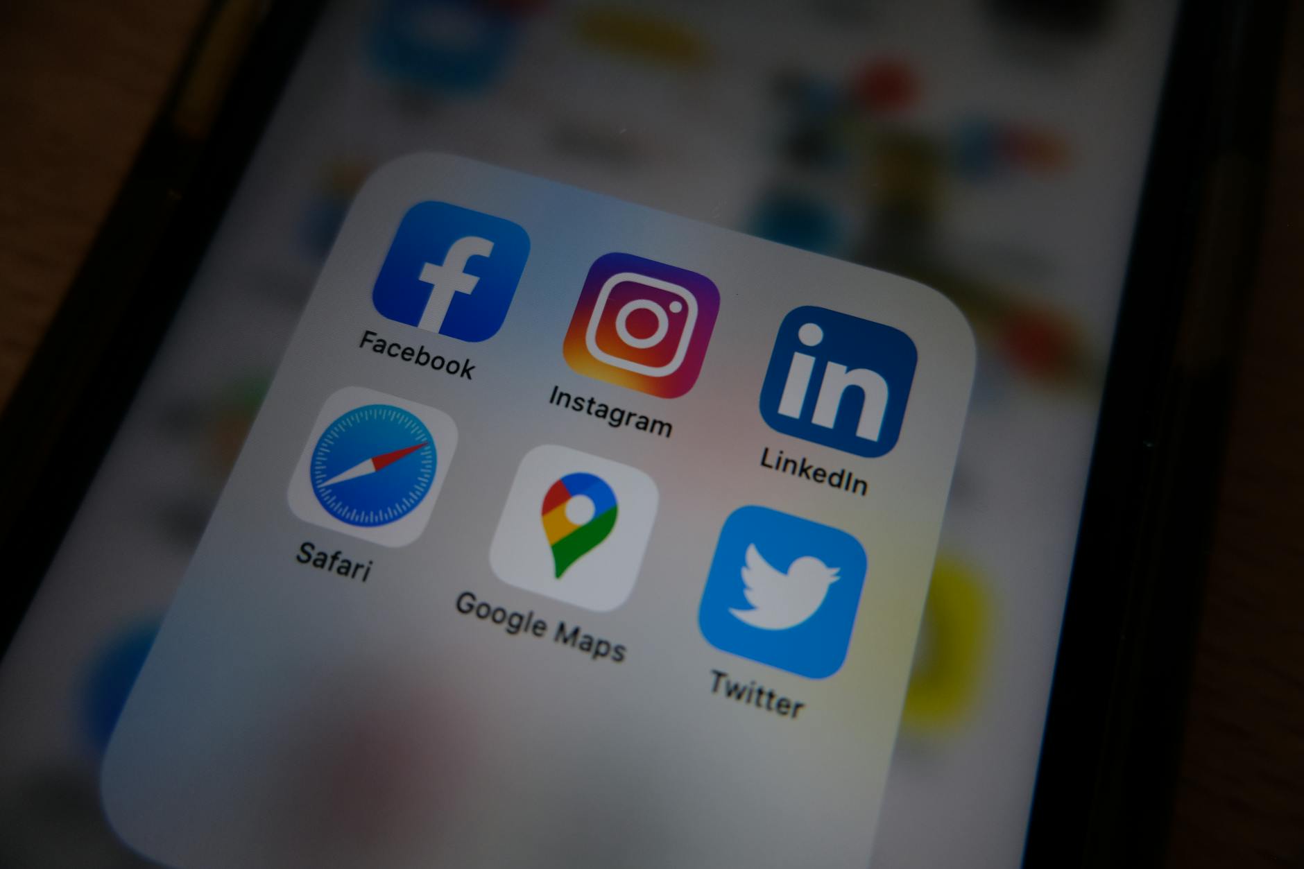 Zillow Lawsuit Sparks LinkedIn Debate Over Listings Data