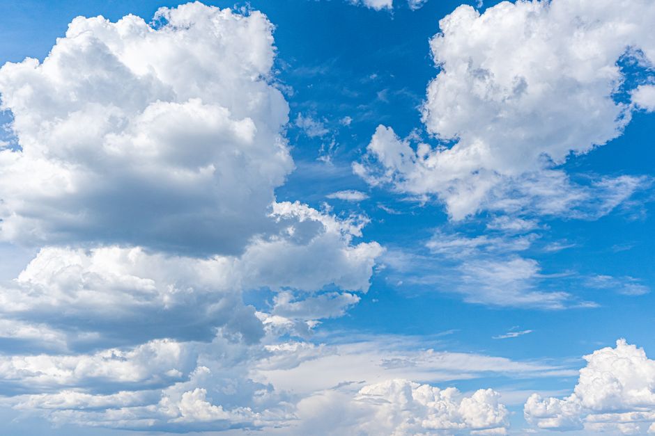 Salesforce drifts as cloud peers test 52-week lows