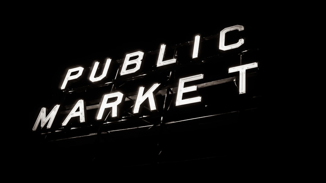 Analyst Pulse and Market Sentiment