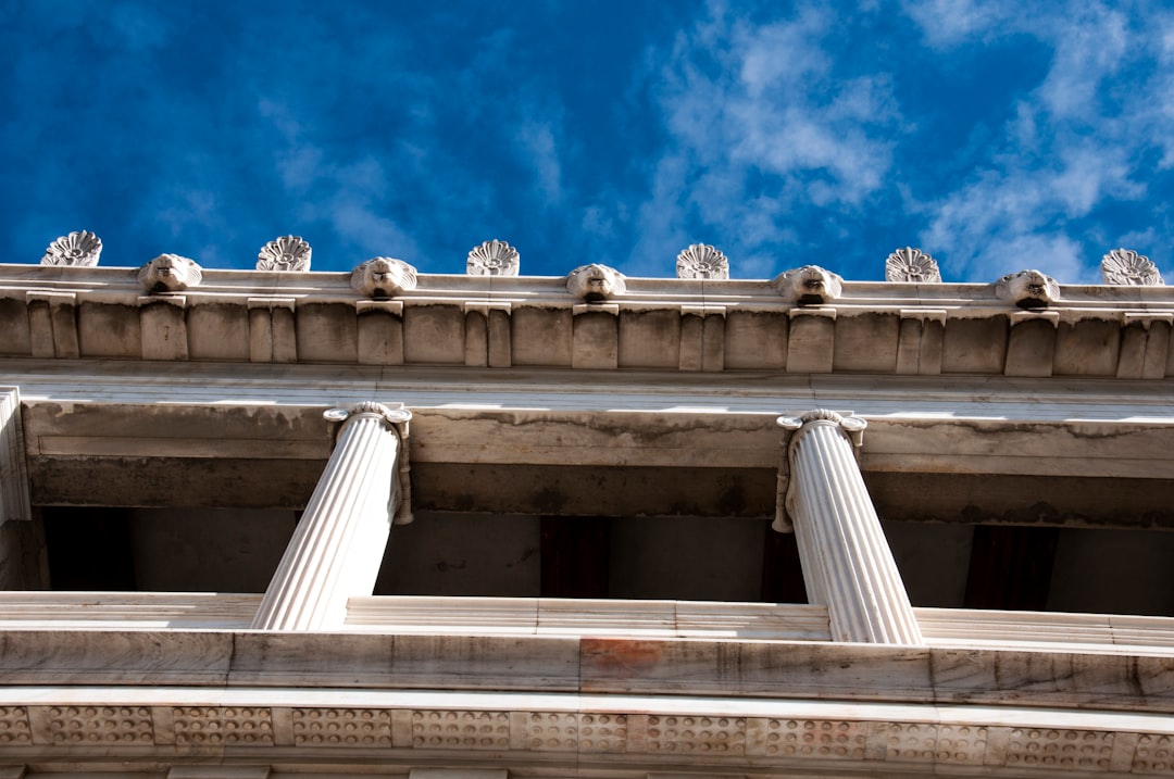 Macro Headwinds: The Fed, Oil, and Liquidity Squeeze